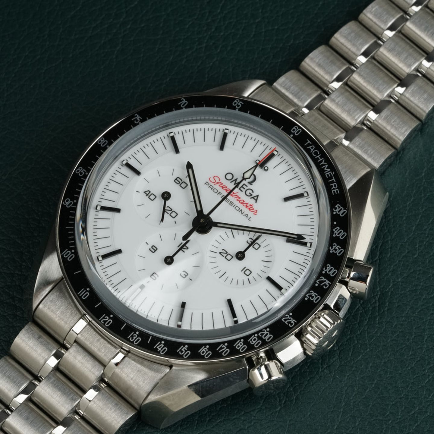 Omega Speedmaster Professional Moonwatch 310.30.42.50.04.001 (2026) - White dial 42 mm Steel case (2/8)