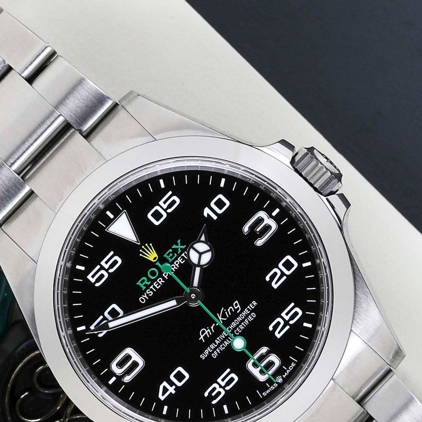 Rolex Air-King 126900 (2024) - Black dial 40 mm Steel case (3/8)