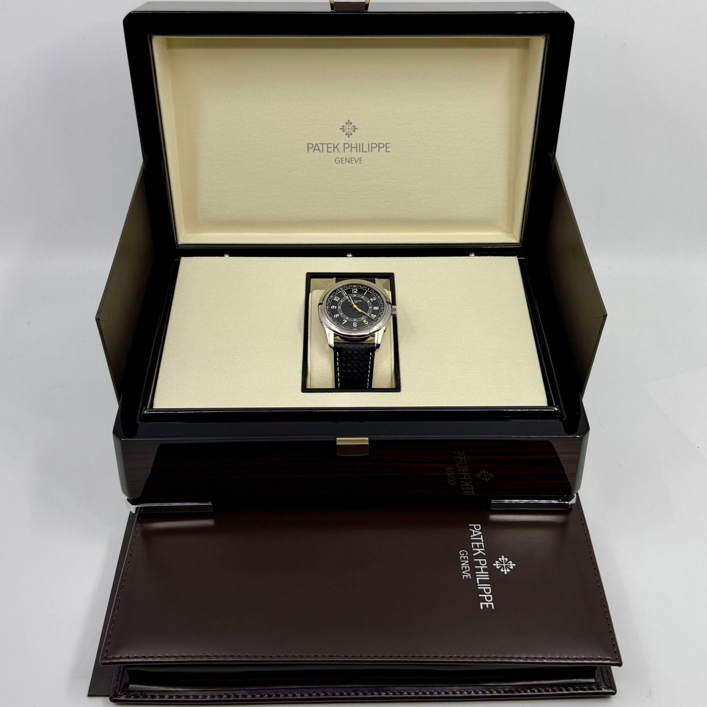 Patek Philippe Calatrava 6007G-001 (2026) - Black dial 40 mm White Gold case (4/8)