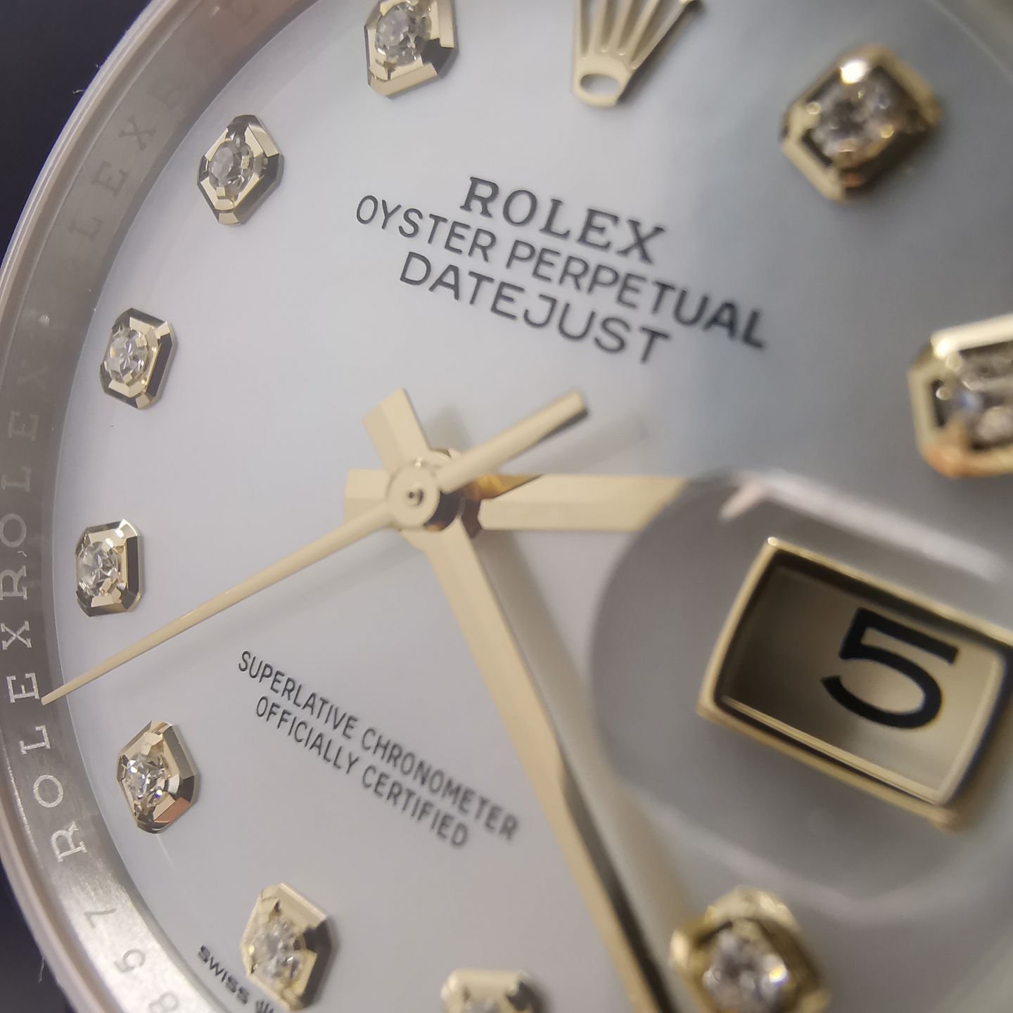 Rolex Datejust 36 126233 (2022) - Pearl dial 36 mm Gold/Steel case (2/8)