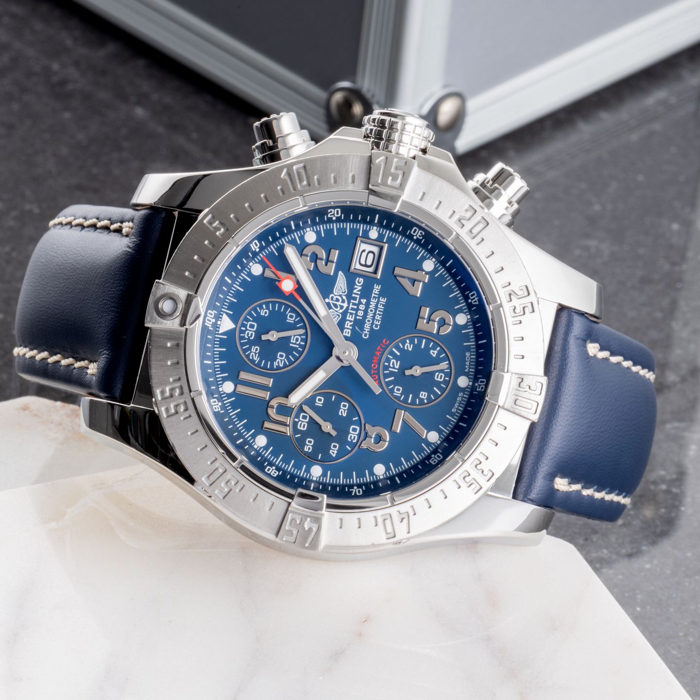 Breitling Avenger Skyland A13380 - (2/8)