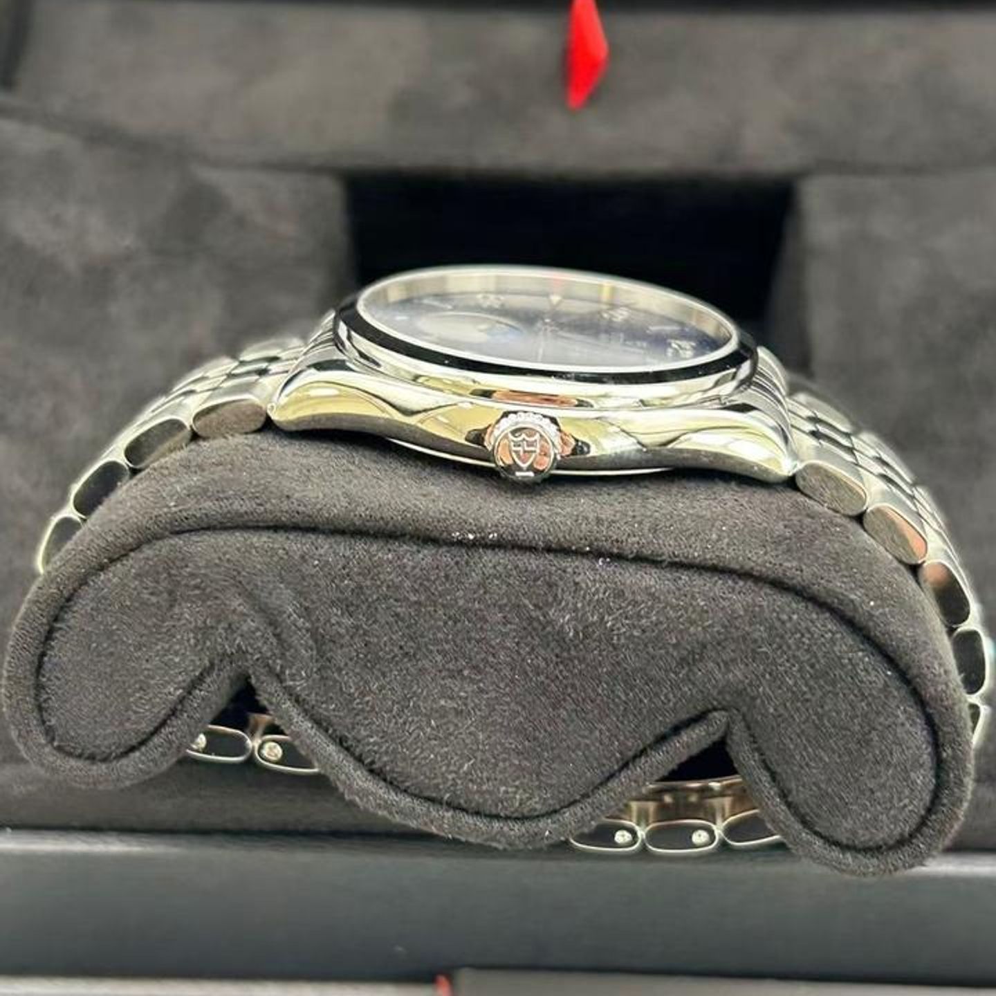 Tudor Glamour 91560 (2025) - 39mm Staal (5/7)