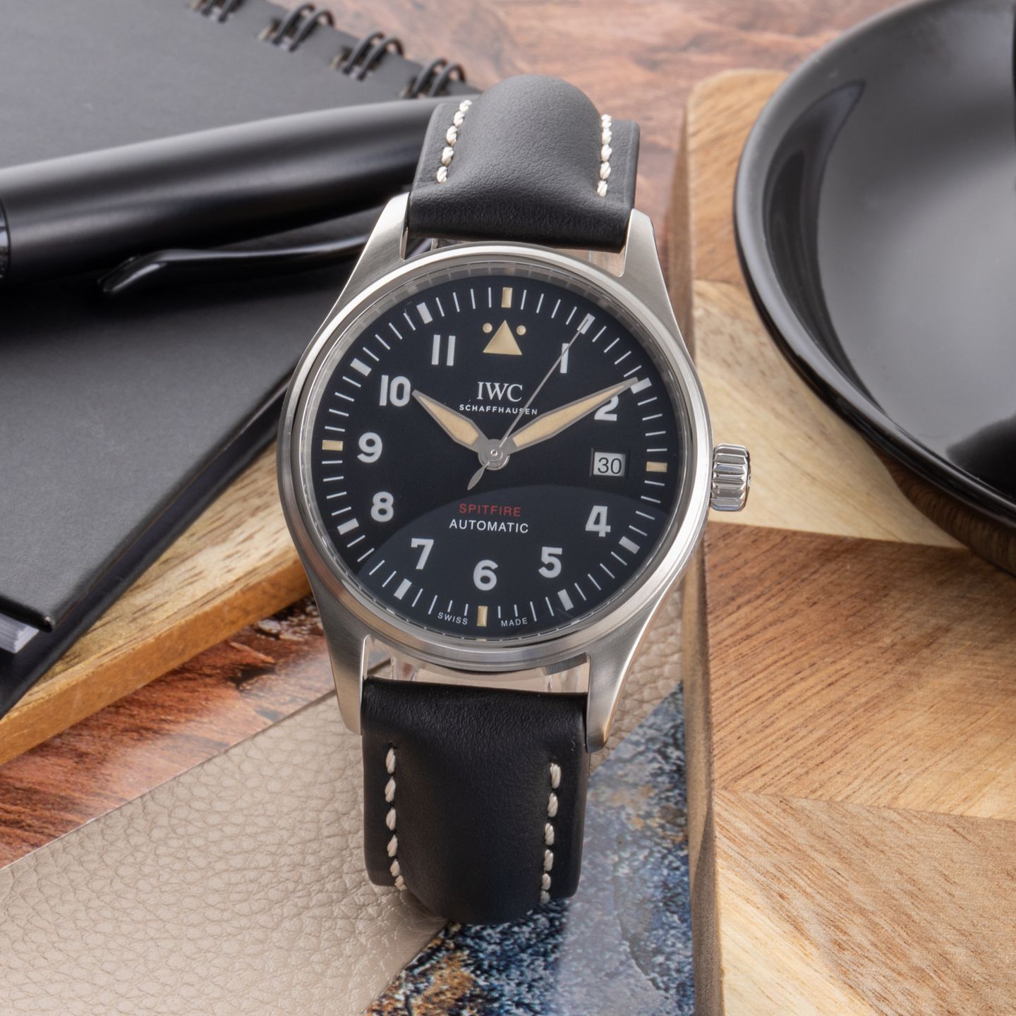 IWC Pilot IW326803 (Onbekend (willekeurig serienummer)) - Zwart wijzerplaat 39mm Staal (1/8)