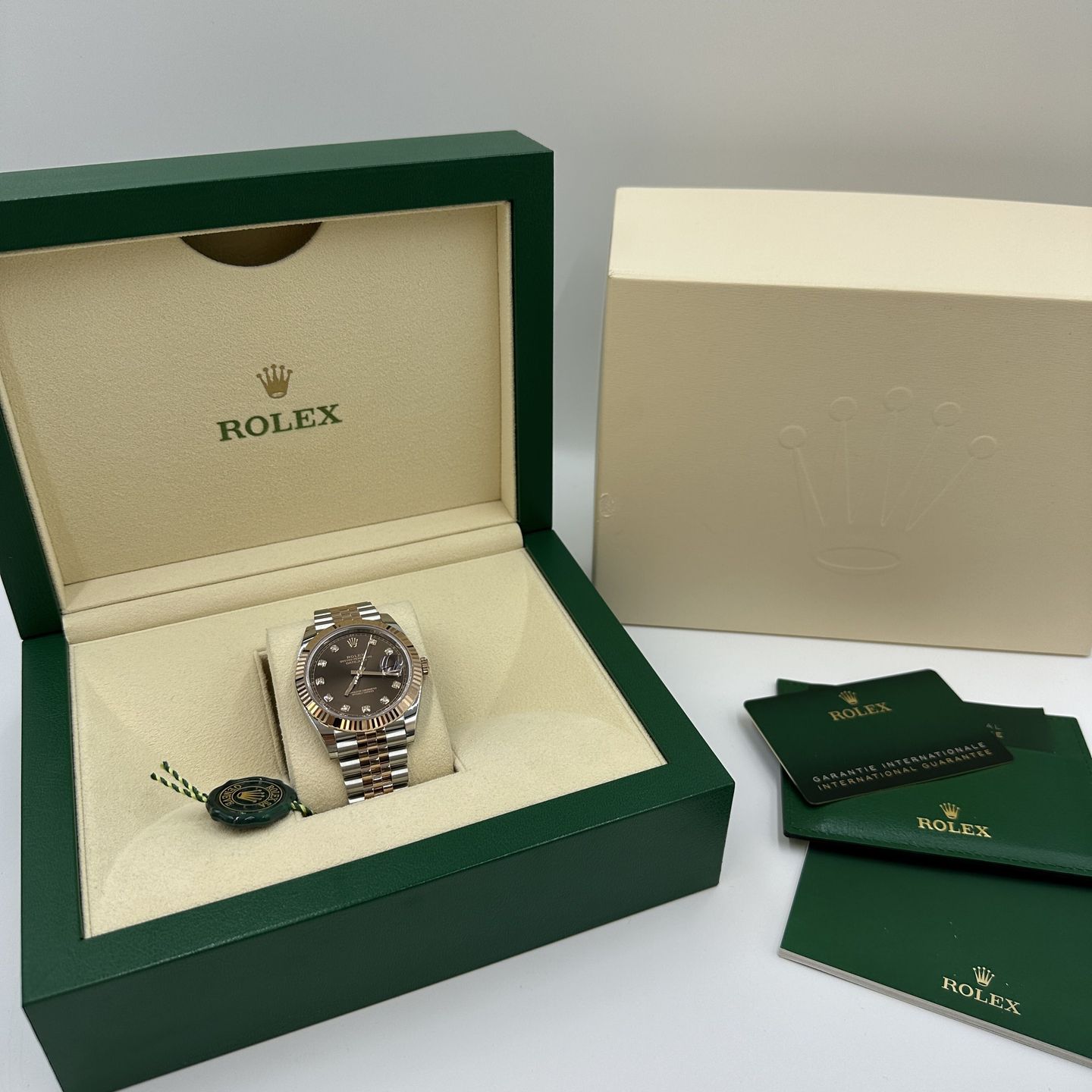 Rolex Datejust 41 126331 (Onbekend (willekeurig serienummer)) - Bruin wijzerplaat 41mm Staal (2/8)