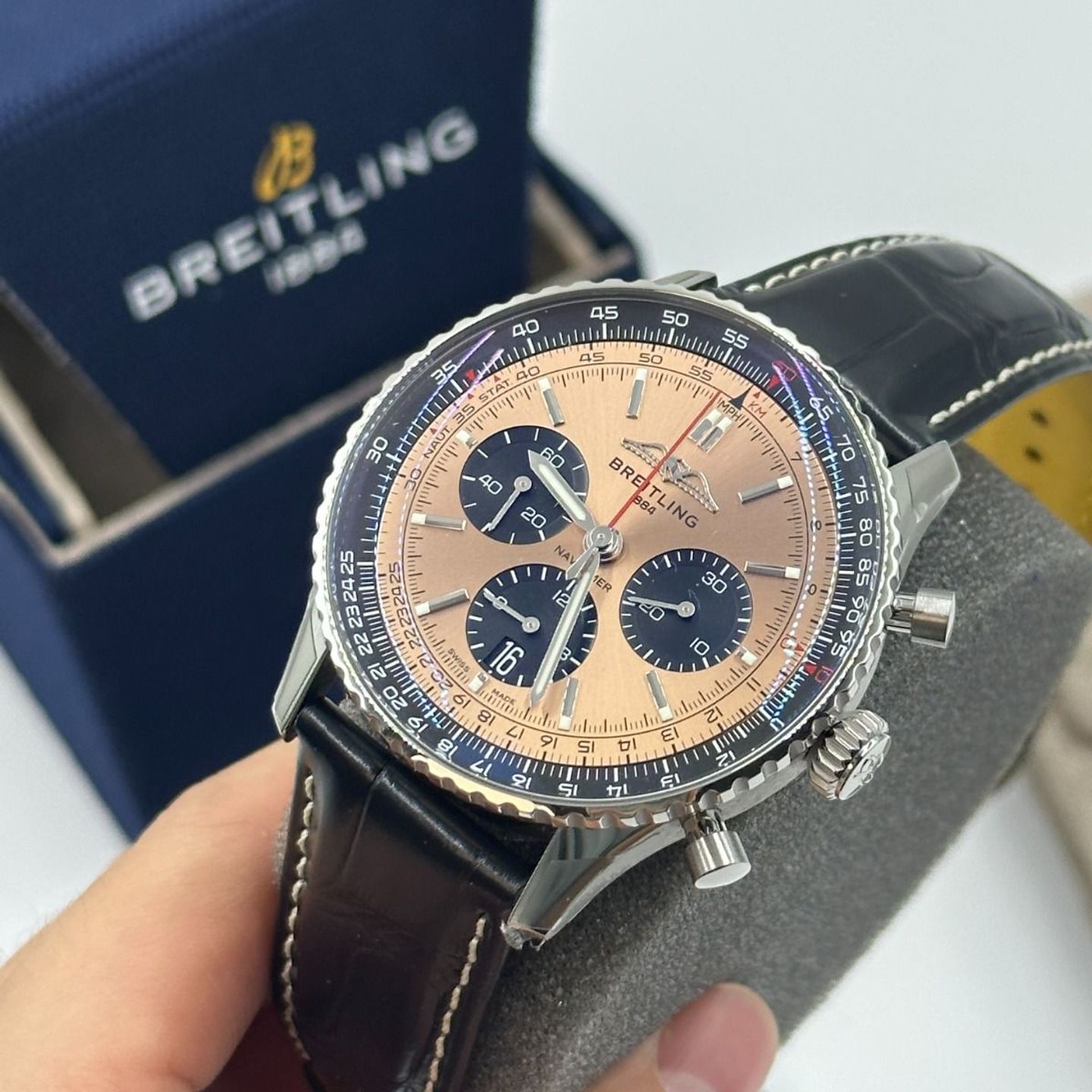 Breitling Navitimer 1 B01 Chronograph AB0138241K1P1 (2023) - Champagne dial 43 mm Steel case (7/8)