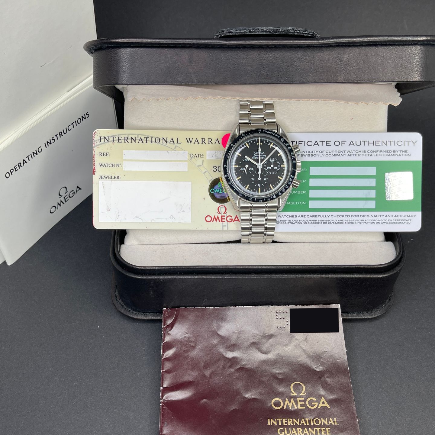 Omega Speedmaster Professional Moonwatch 3590.50 (Unknown (random serial)) - Black dial 42 mm Steel case (2/7)