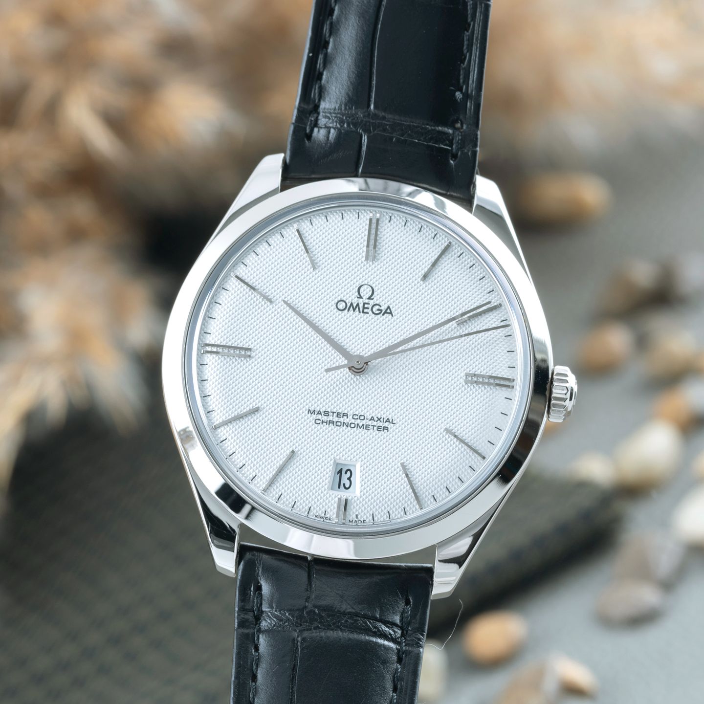 Omega De Ville Trésor 432.53.40.21.02.004 (2020) - Silver dial 40 mm White Gold case (3/8)