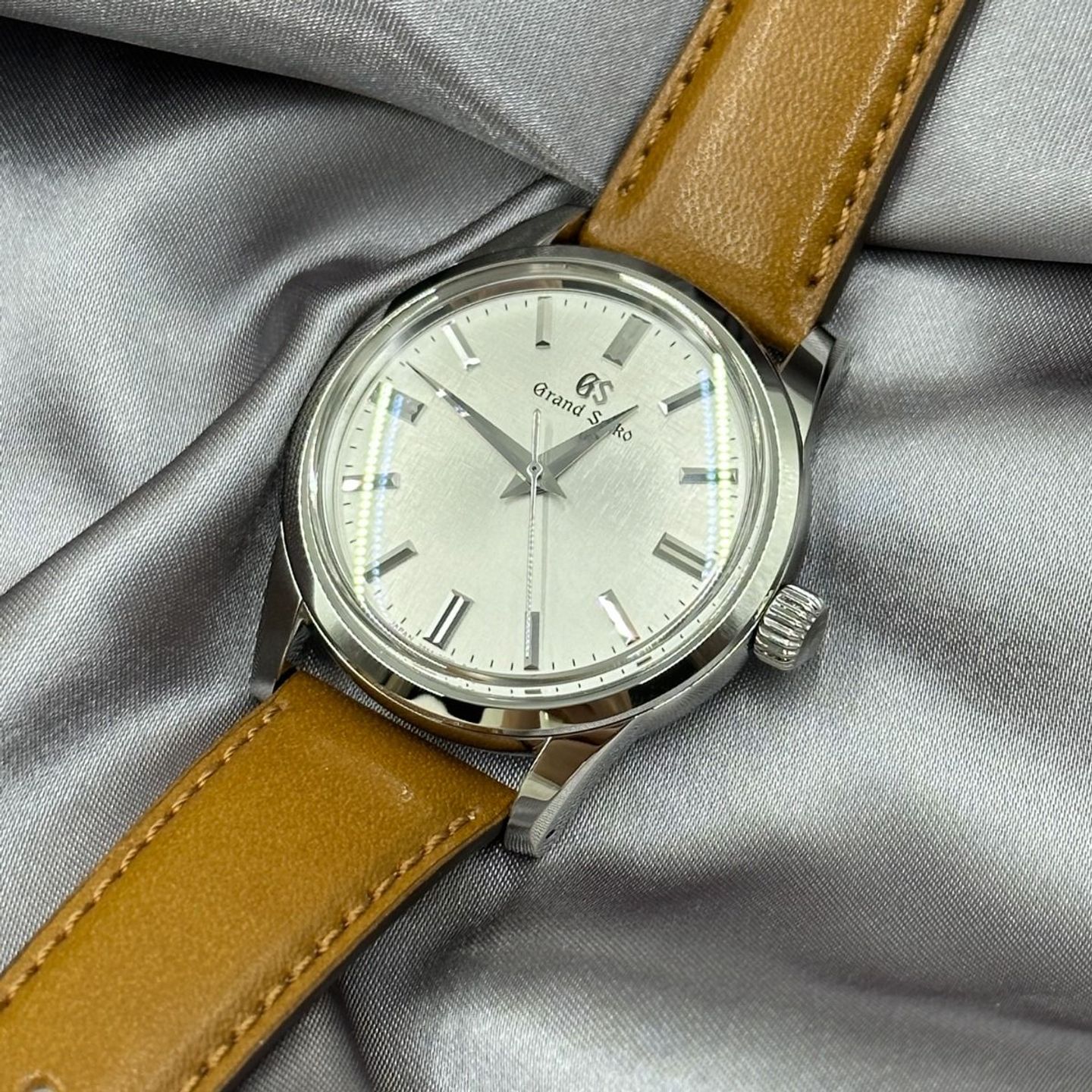 Grand Seiko Elegance Collection SBGW267G (2024) - Zilver wijzerplaat 37mm Staal (3/8)