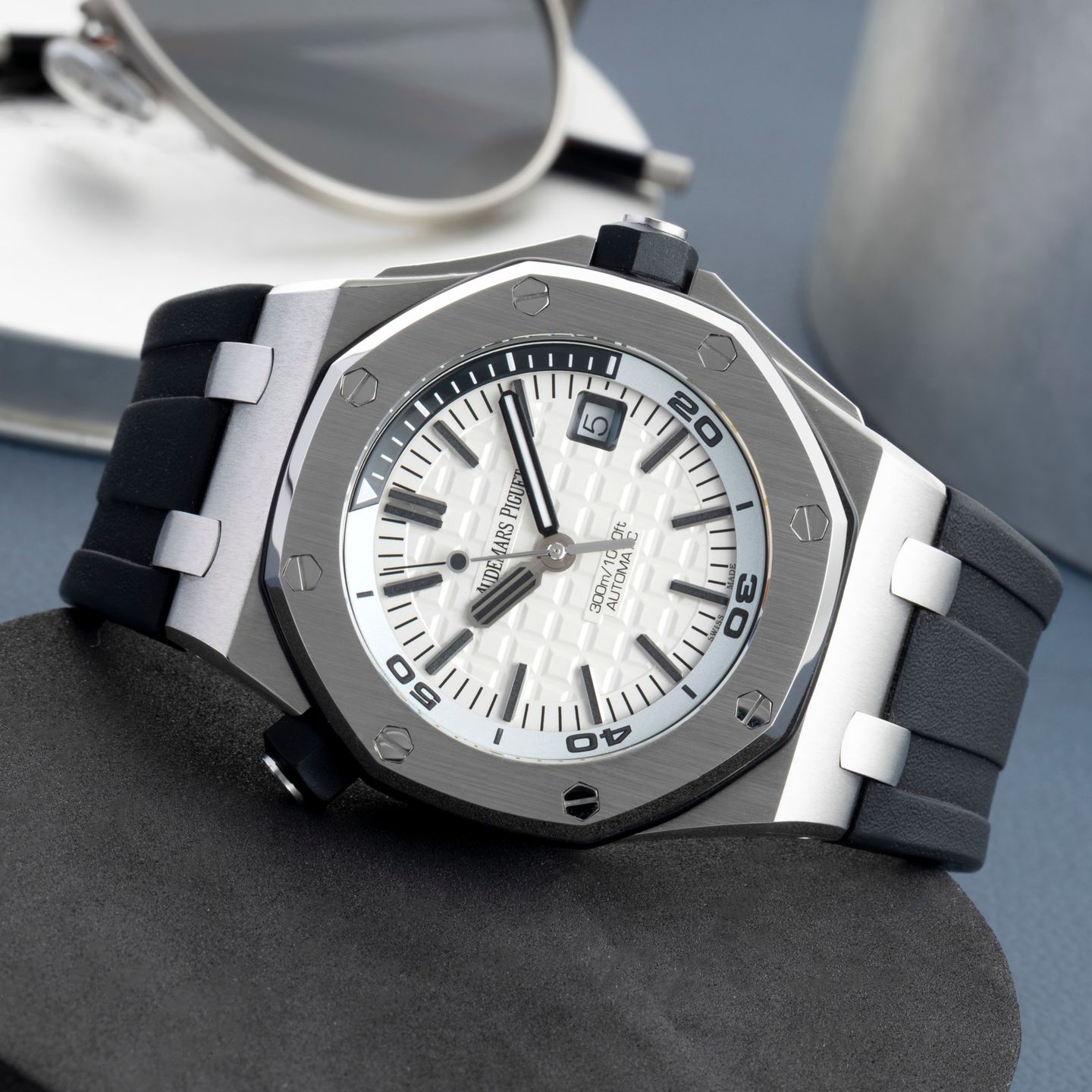 Audemars Piguet Royal Oak Offshore Diver 15710ST.OO.A002CA.02 - (2/8)