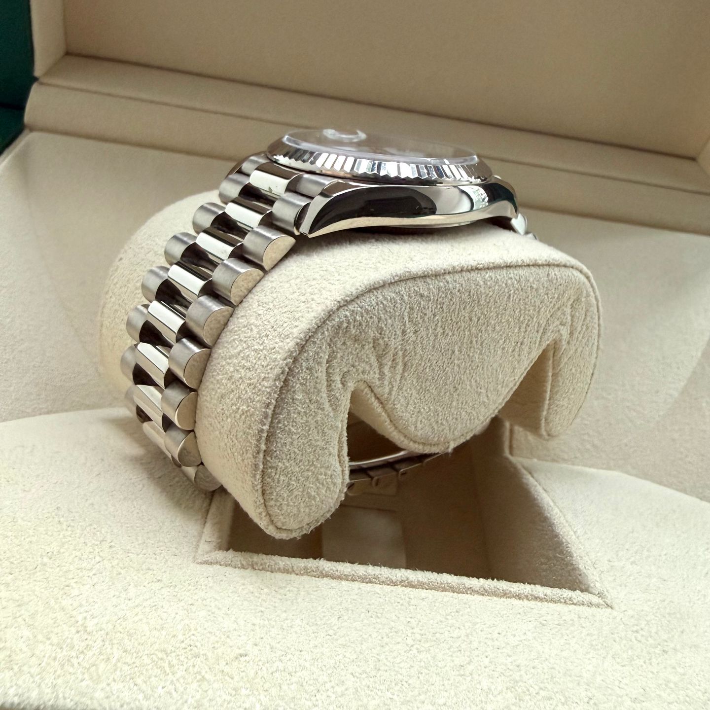 Rolex Day-Date 36 128239 (2023) - White dial 43 mm White Gold case (17/21)