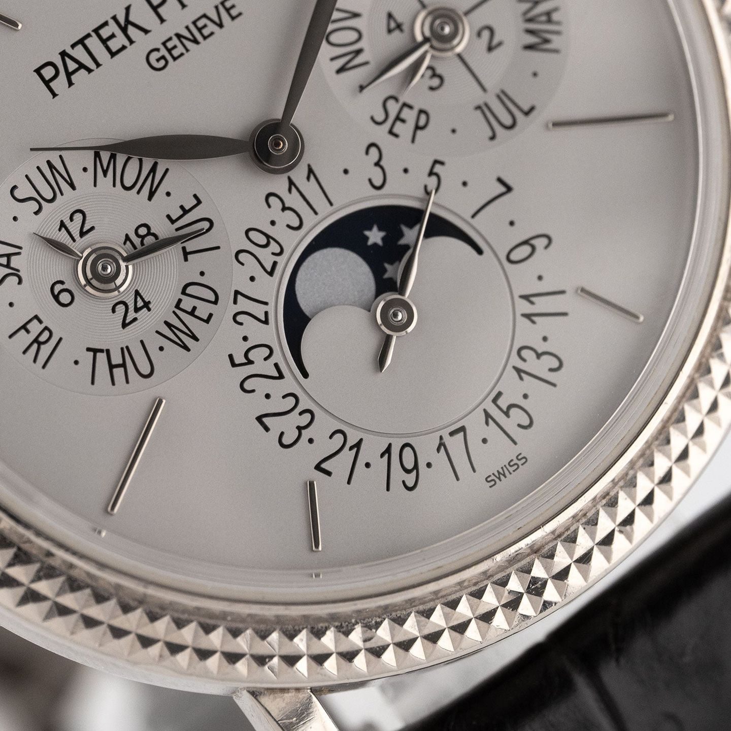 Patek Philippe Perpetual Calendar 5139G-001 - (3/8)
