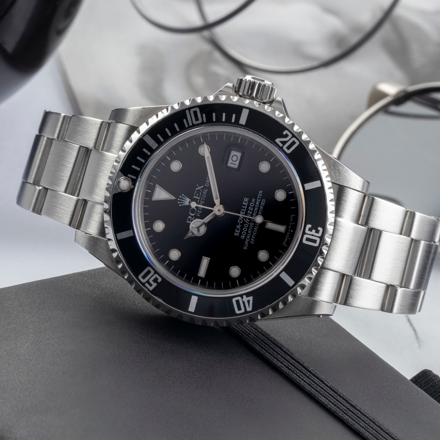 Rolex Sea-Dweller 4000 16600 - (2/8)