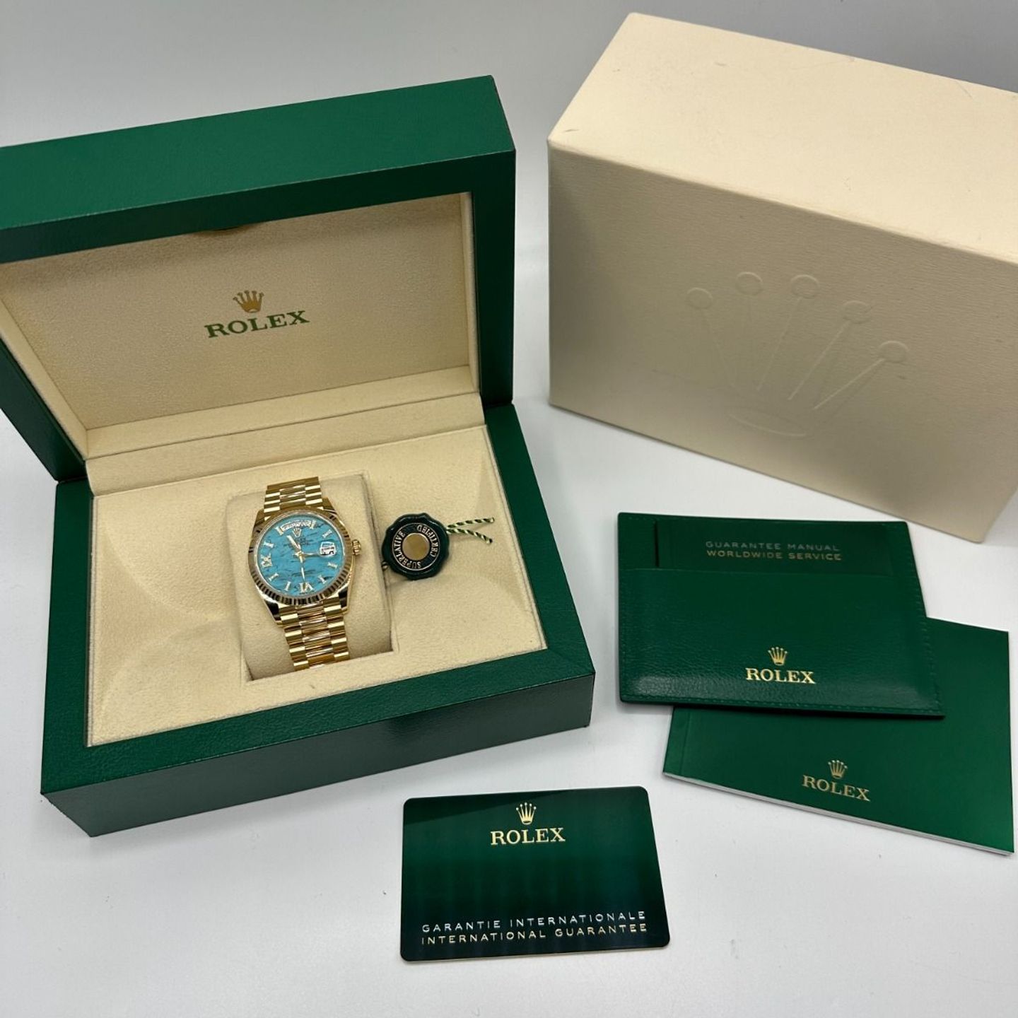 Rolex Day-Date 36 128238 (2024) - Blue dial 36 mm Yellow Gold case (2/8)