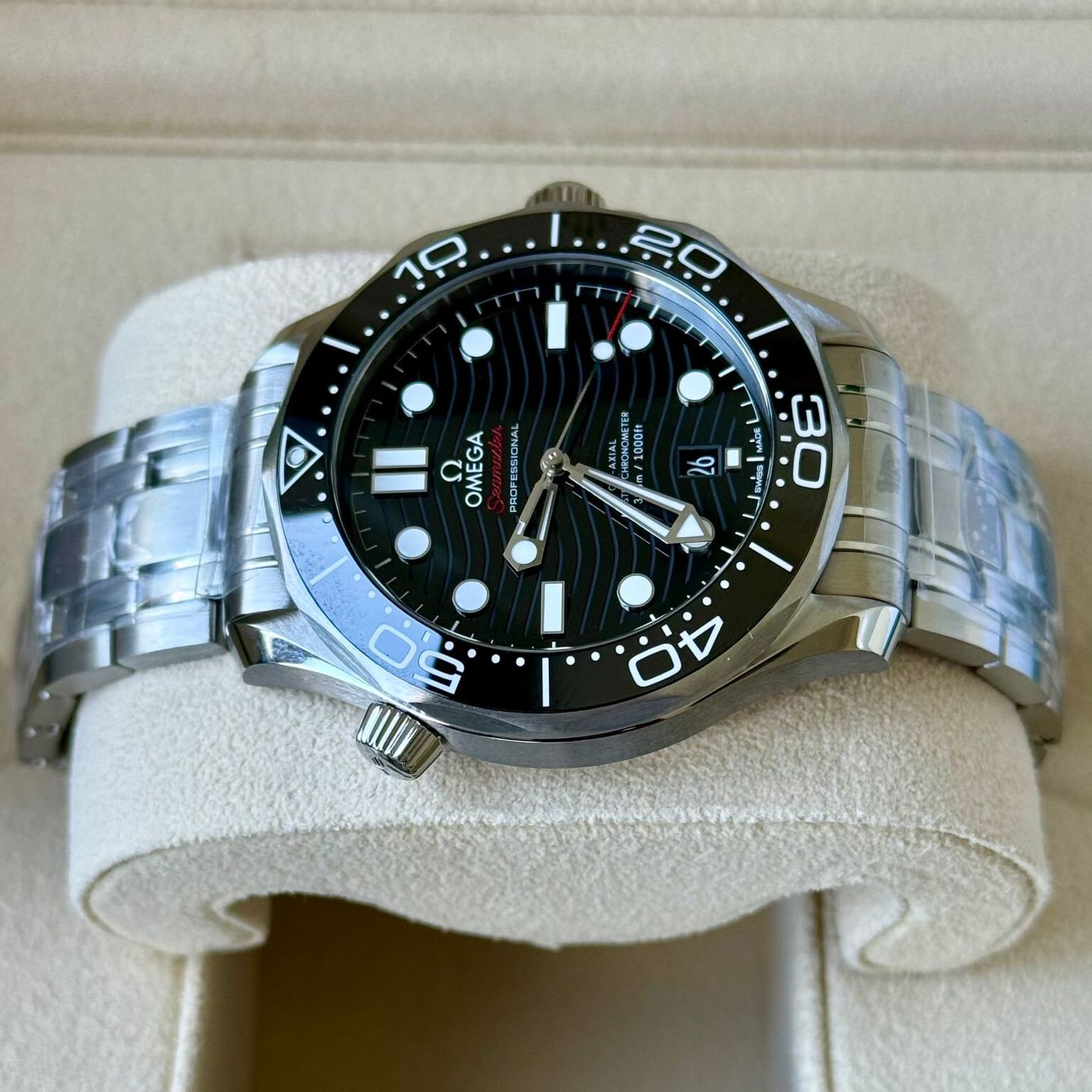 Omega Seamaster Diver 300 M 210.30.42.20.01.001 (2024) - Black dial 42 mm Steel case (5/7)