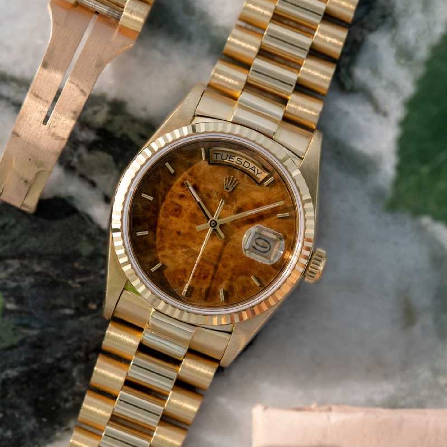 Rolex Day-Date 36 18038 (1986) - Bruin wijzerplaat 40mm Geelgoud (1/8)