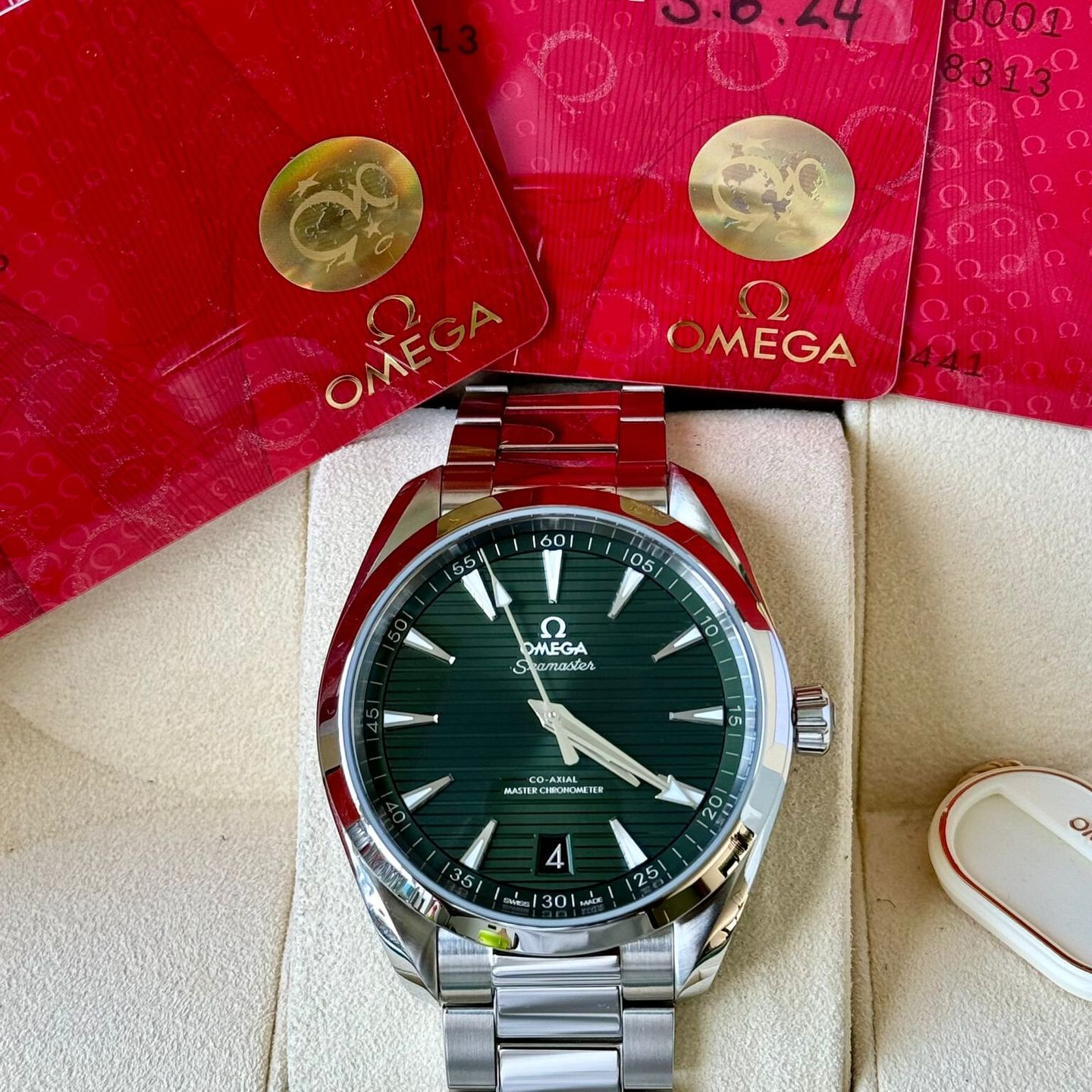 Omega Seamaster Aqua Terra 220.10.41.21.10.001 (2024) - Green dial 41 mm Steel case (7/7)