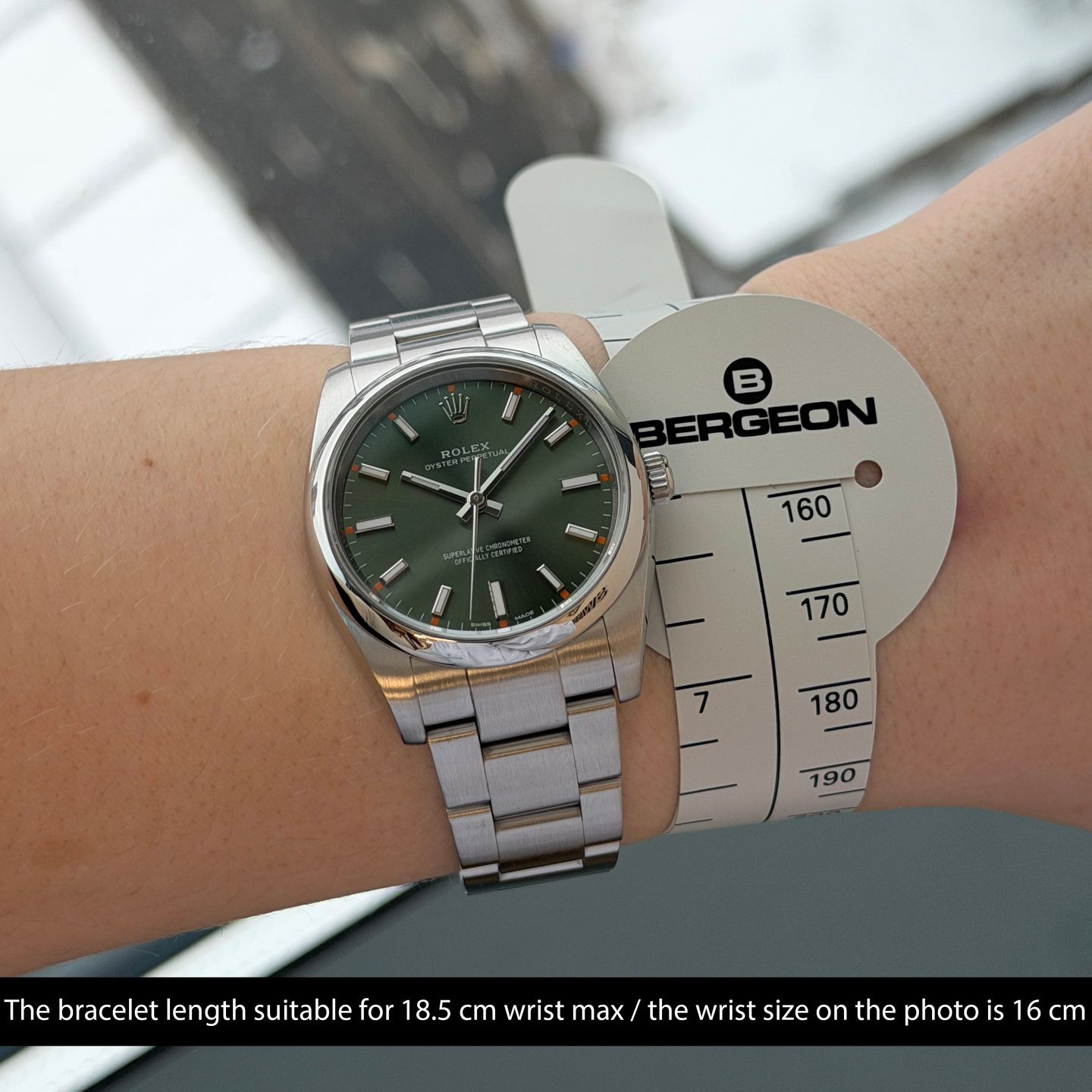 Rolex Oyster Perpetual 34 114200 (2017) - 34mm Staal (2/8)