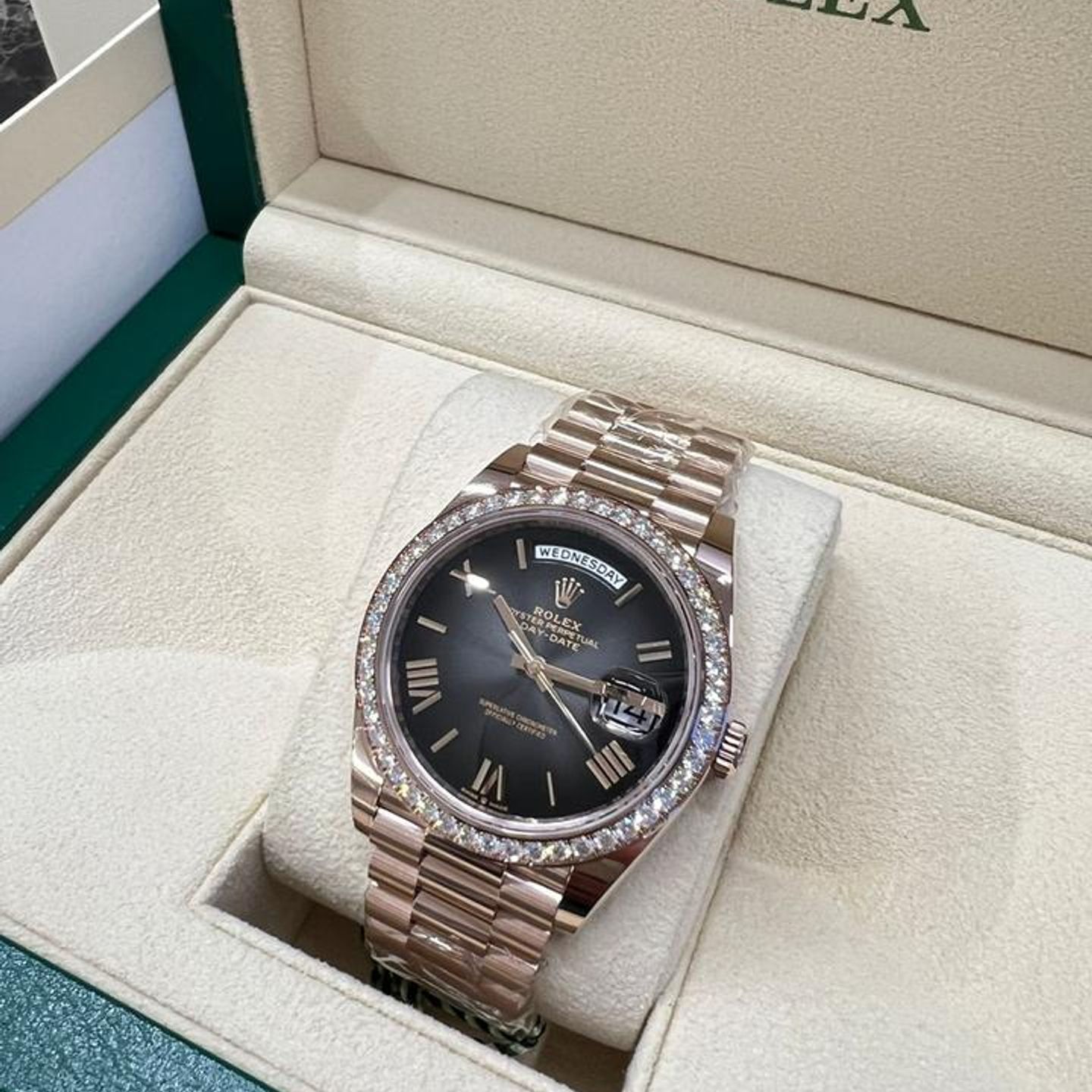 Rolex Day-Date 228345RBR (2024) - Black dial 40 mm Rose Gold case (5/9)