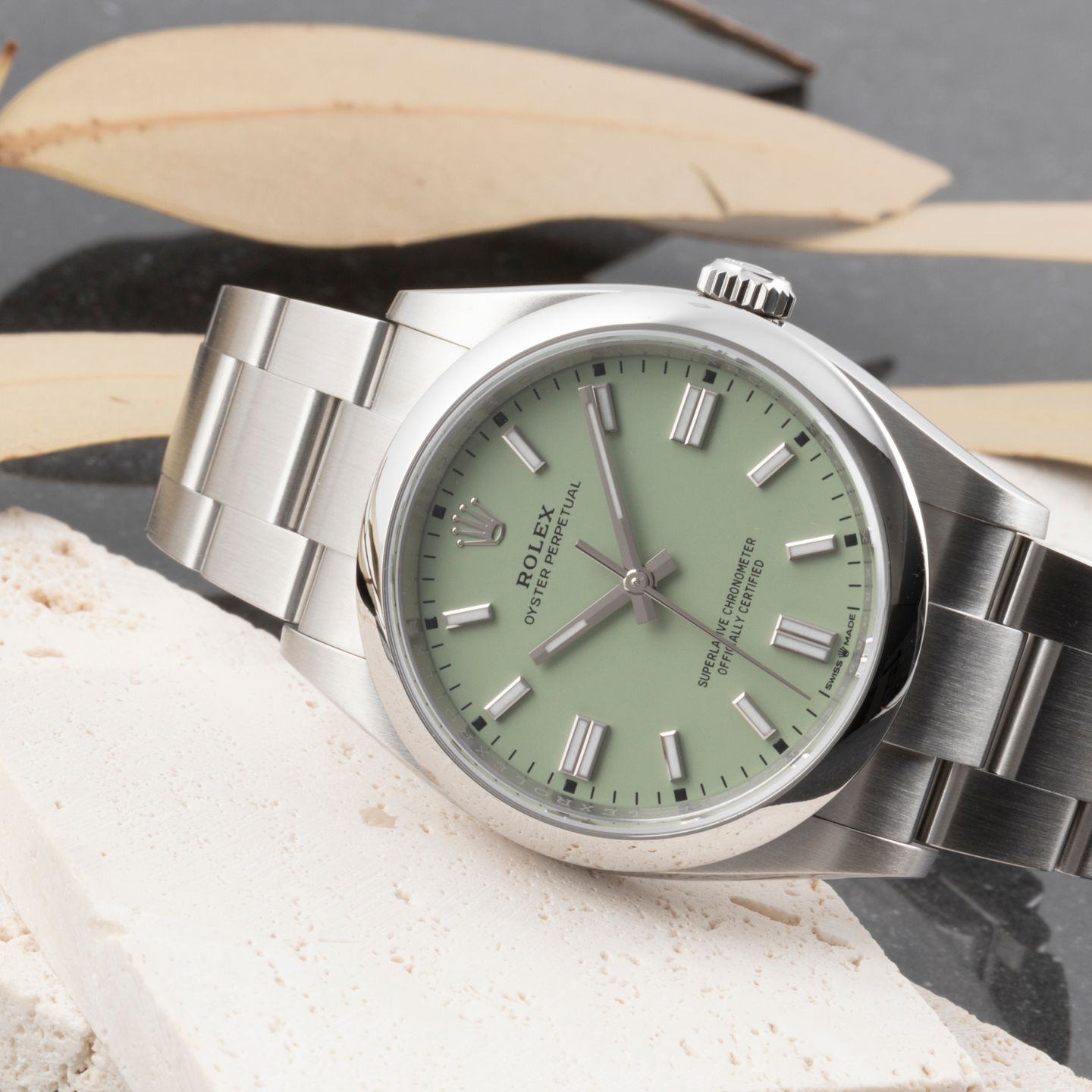 Rolex Oyster Perpetual 36 126000 - (2/8)