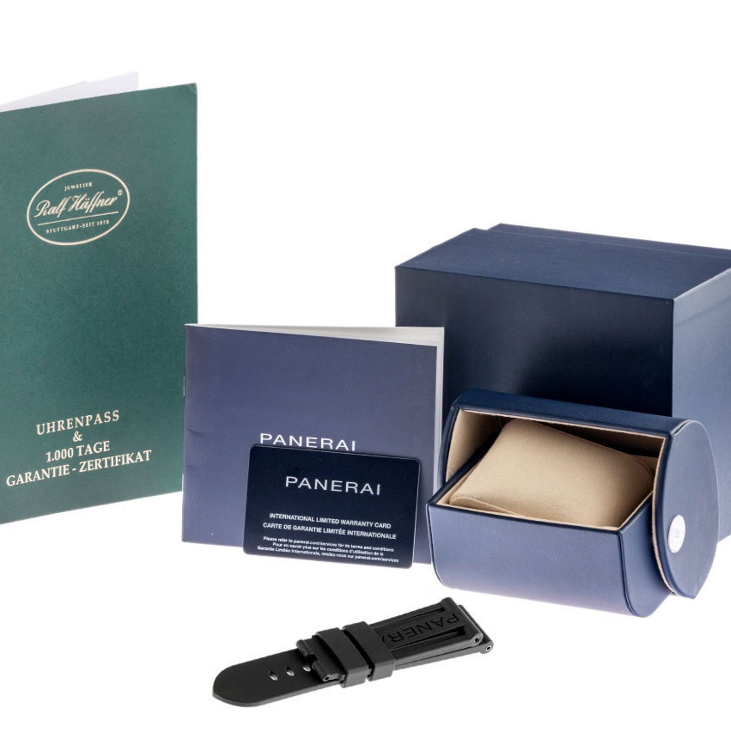 Panerai Luminor PAM01367 (2025) - White dial 40 mm Steel case (2/7)