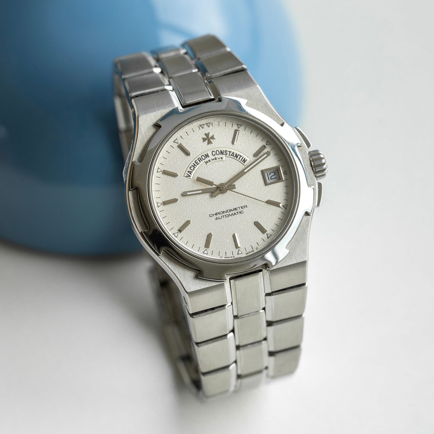 Vacheron Constantin Overseas 42040 (Unknown (random serial)) - 38 mm (1/3)