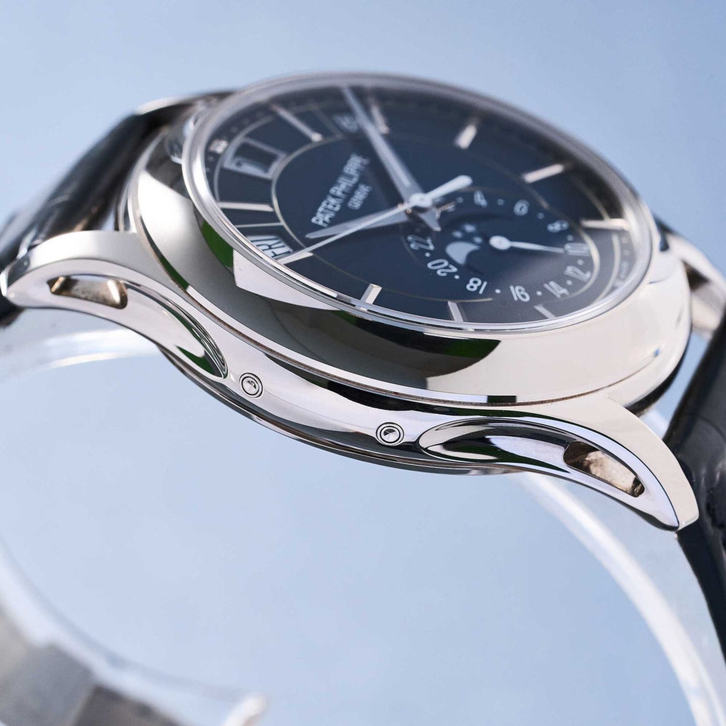 Patek Philippe Annual Calendar 5205G-013 - (3/8)