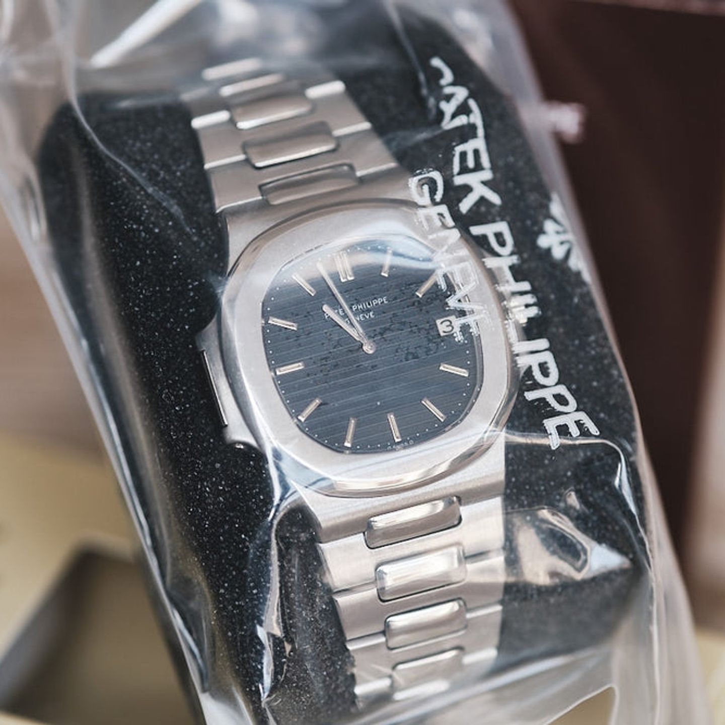 Patek Philippe Nautilus 3700/1 (1978) - 43 mm (1/3)