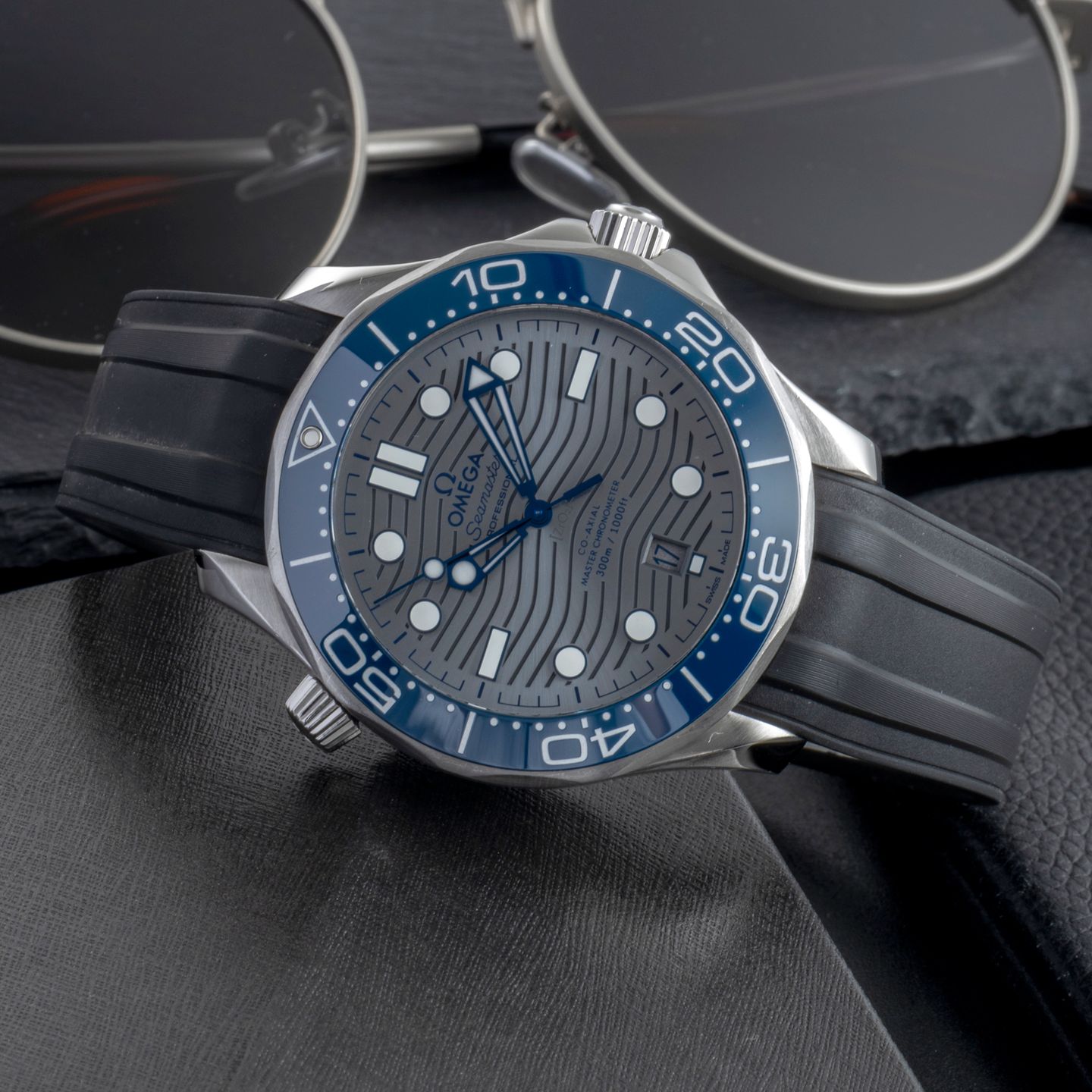 Omega Seamaster Diver 300 M 210.32.42.20.06.001 - (2/8)