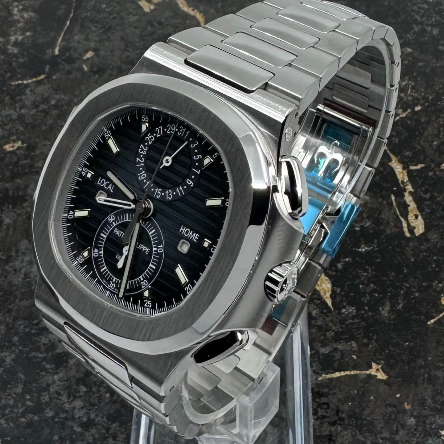 Patek Philippe Nautilus 5990/1A-011 (2025) - Blue dial 41 mm Steel case (8/8)