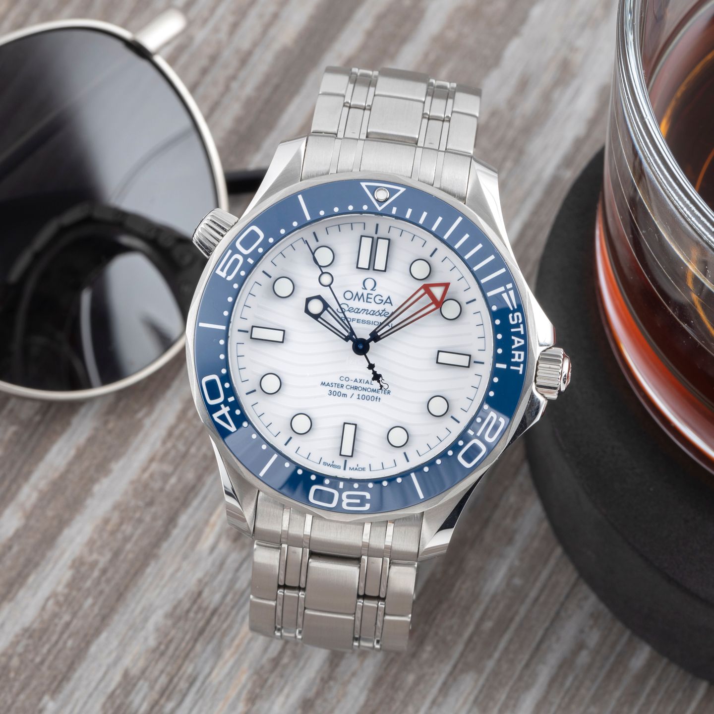 Omega Seamaster Diver 300 M 210.30.42.20.04.002 (Unknown (random serial)) - White dial 42 mm Steel case (1/8)