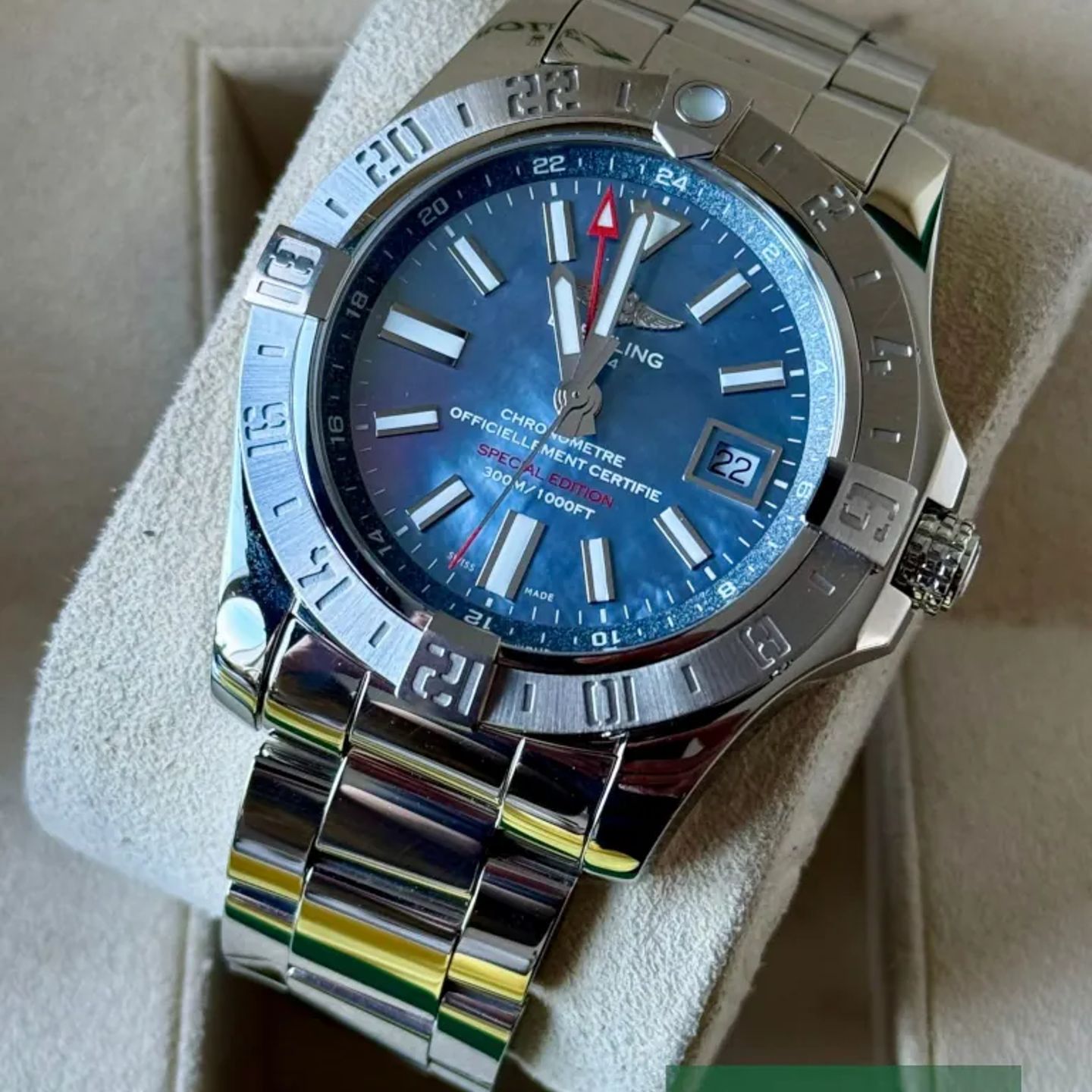 Breitling Avenger II GMT A3239011/C930 - (3/7)