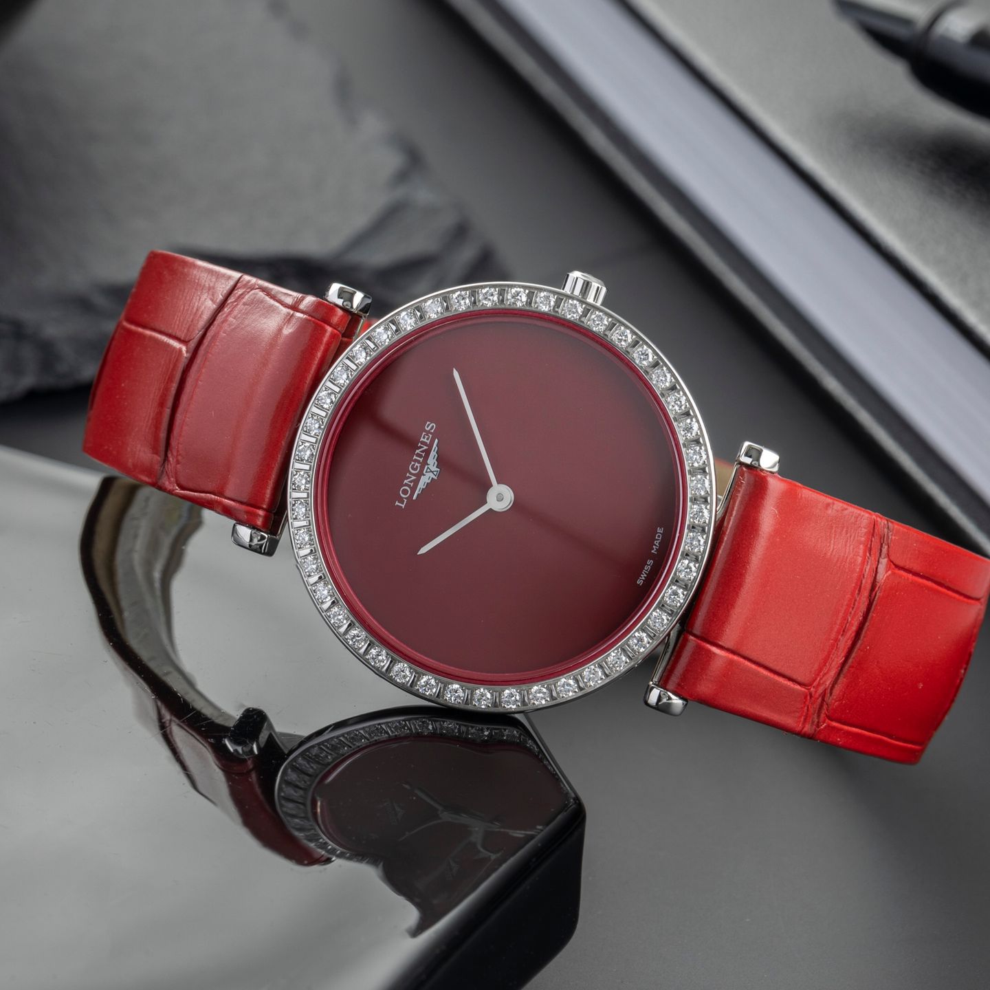 Longines La Grande Classique L4.523.0.91.2 (Unknown (random serial)) - Red dial 29 mm Steel case (2/8)