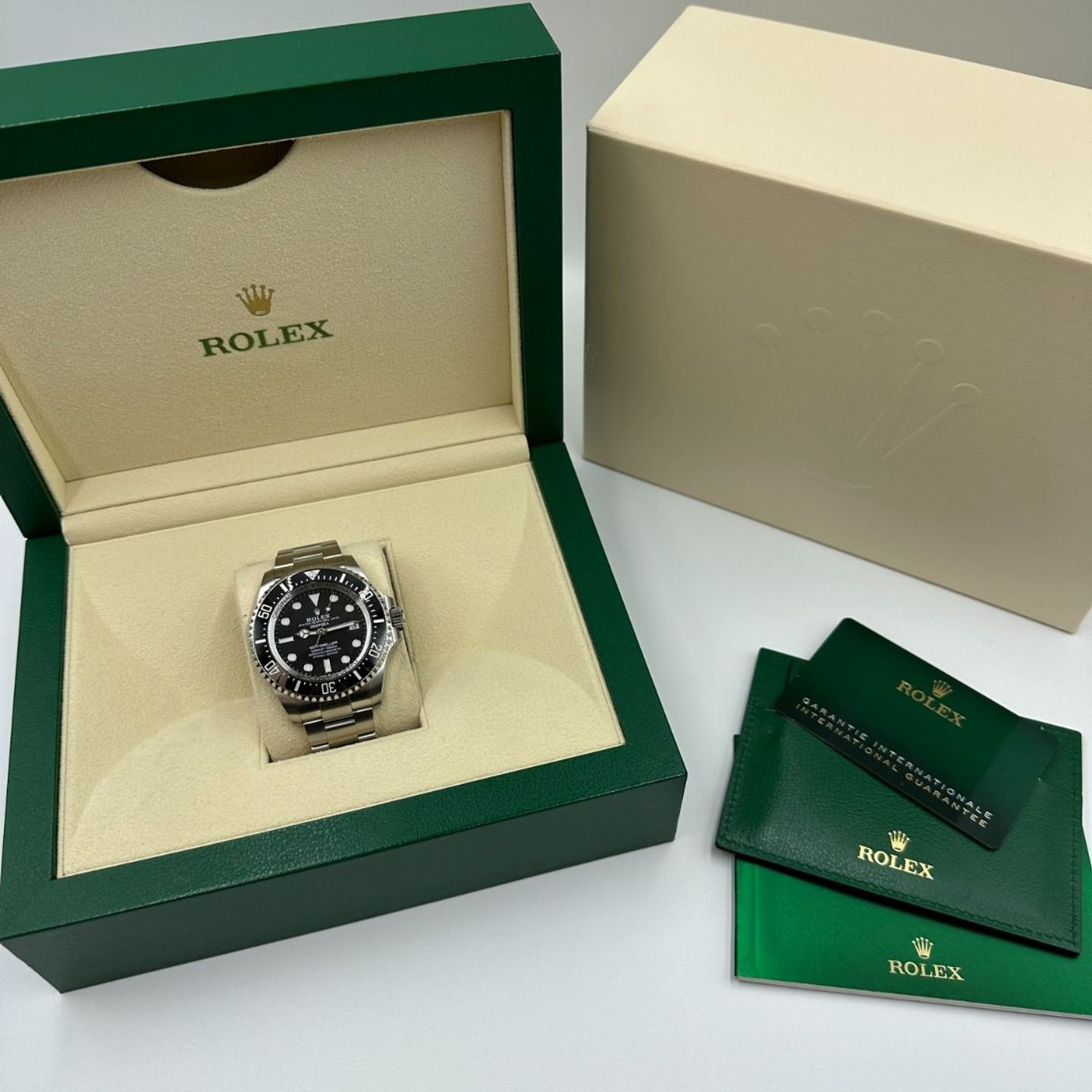 Rolex Sea-Dweller Deepsea 136660 (2023) - Zwart wijzerplaat 44mm Staal (2/8)