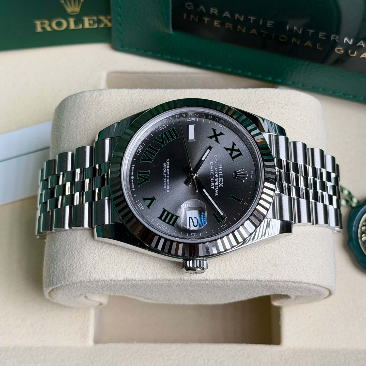 Rolex Datejust 41 126334 (2026) - Grey dial 41 mm Steel case (3/7)