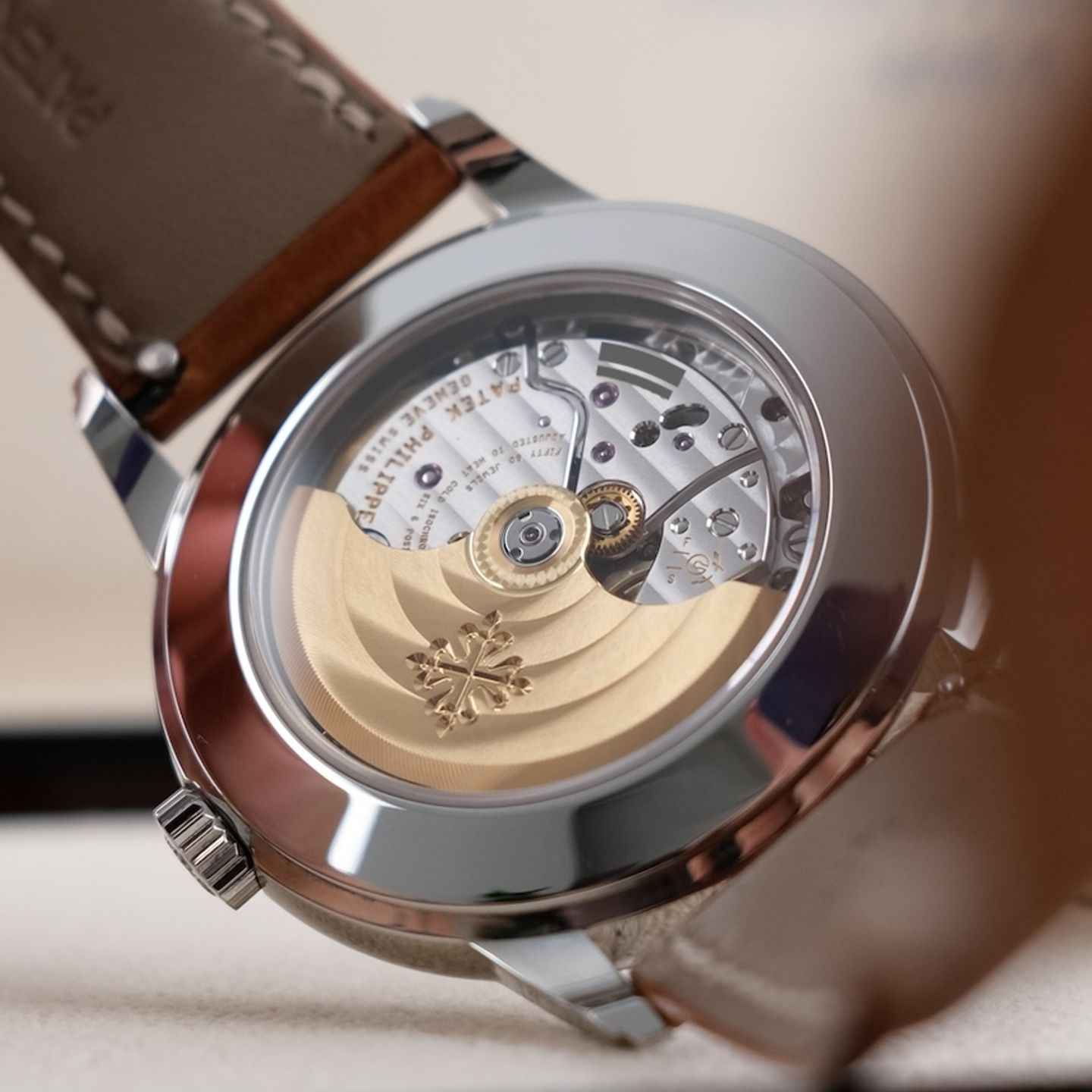 Patek Philippe Calatrava 5212A-001 (2024) - Silver dial 40 mm Steel case (8/8)