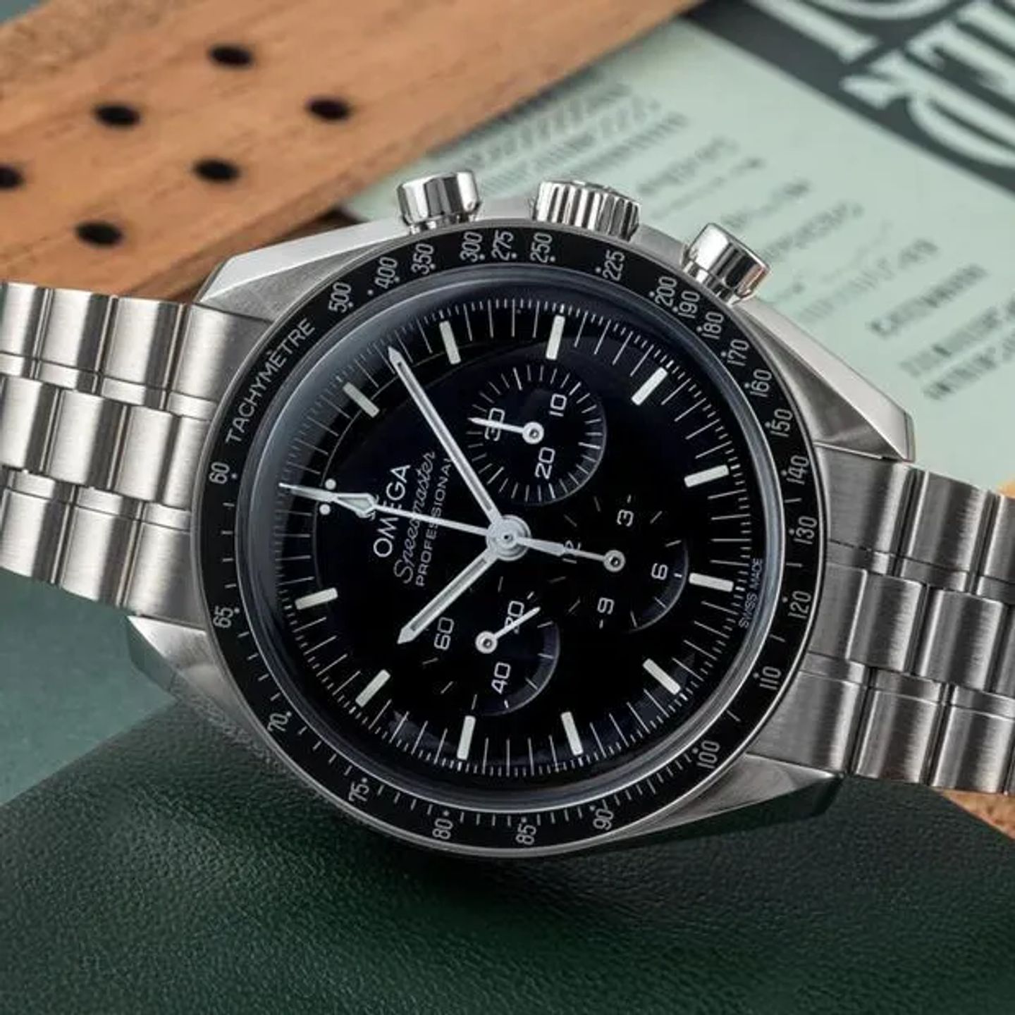 Omega Speedmaster Professional Moonwatch 310.30.42.50.01.001 (2025) - Zwart wijzerplaat 42mm Staal (6/6)
