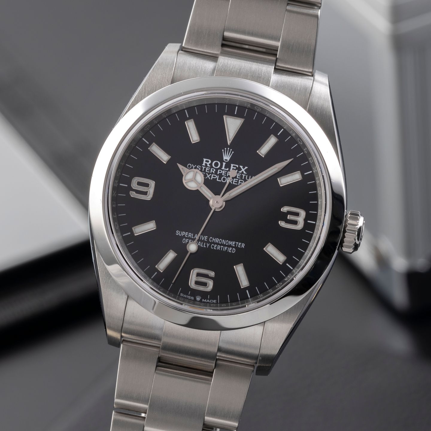 Rolex Explorer 124270 - (3/8)