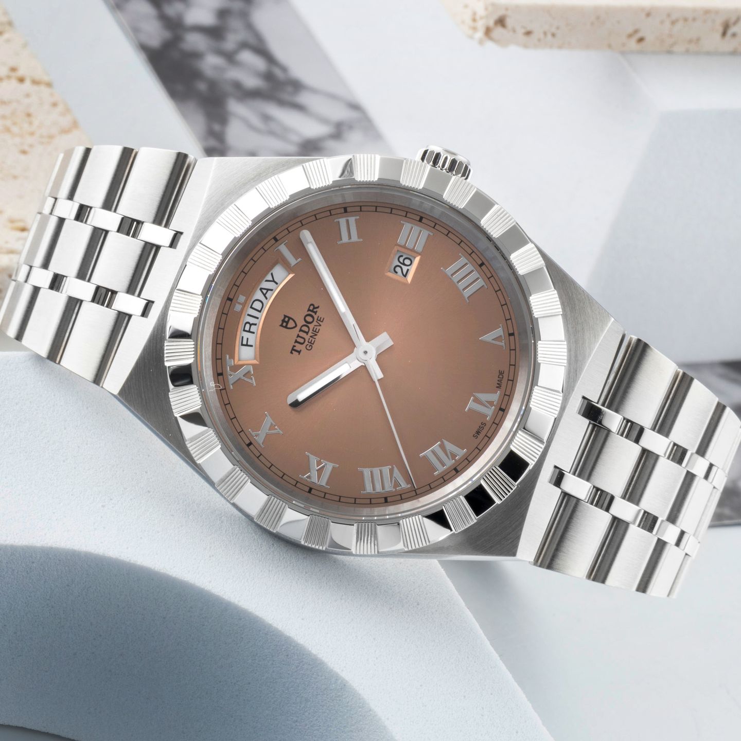 Tudor Royal 28600 (Unknown (random serial)) - Pink dial 41 mm Steel case (2/8)