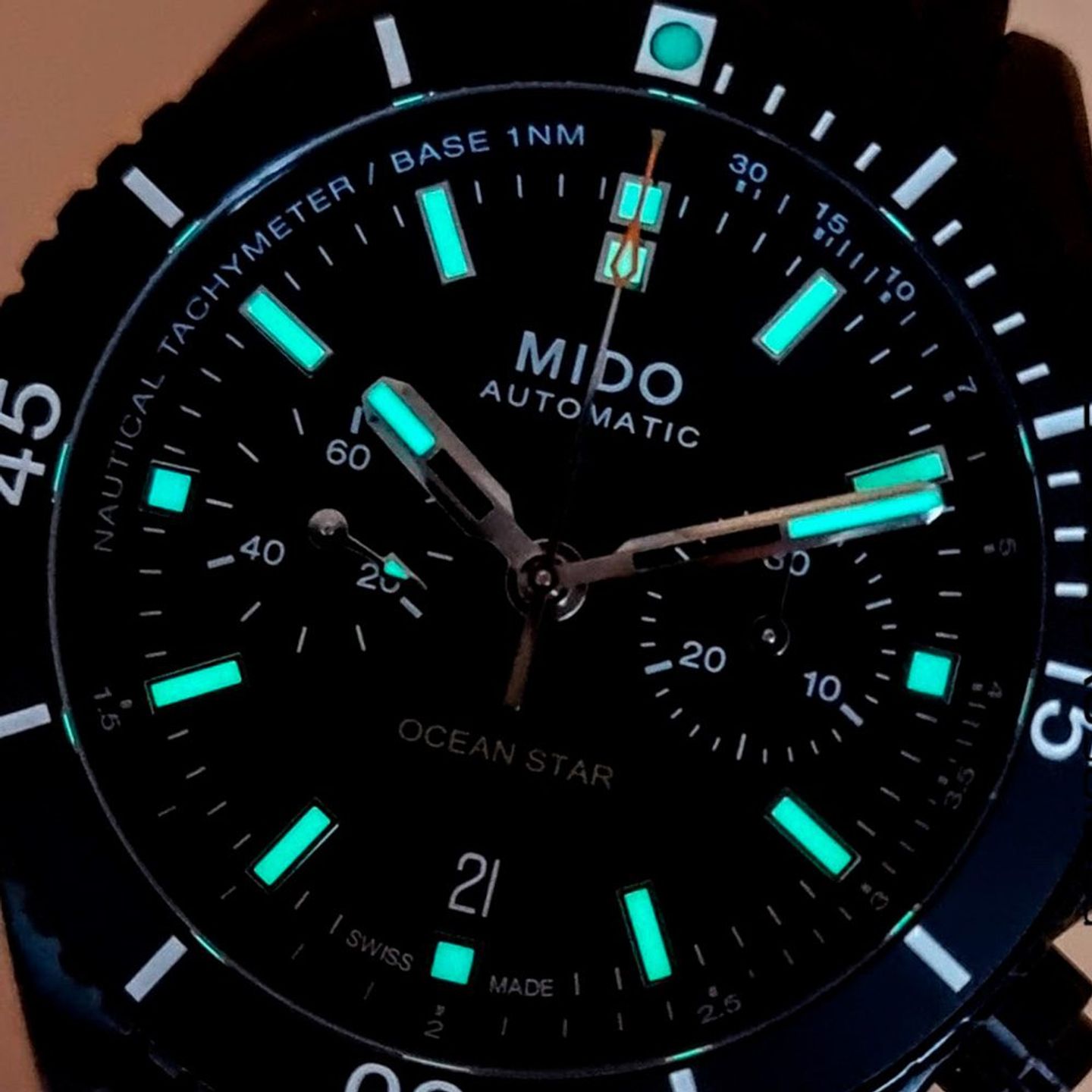 Mido Ocean Star M026.627.37.051.00 (2025) - Black dial 44 mm Steel case (5/8)