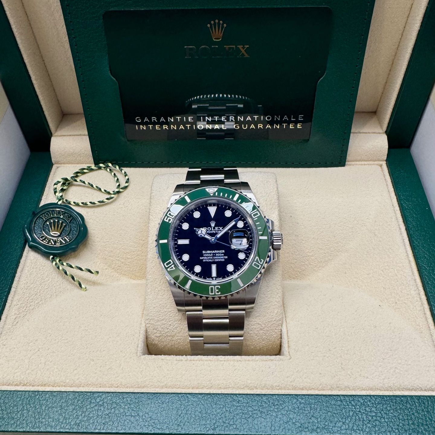 Rolex Submariner Date 126610LV (2024) - Zwart wijzerplaat 41mm Staal (1/6)