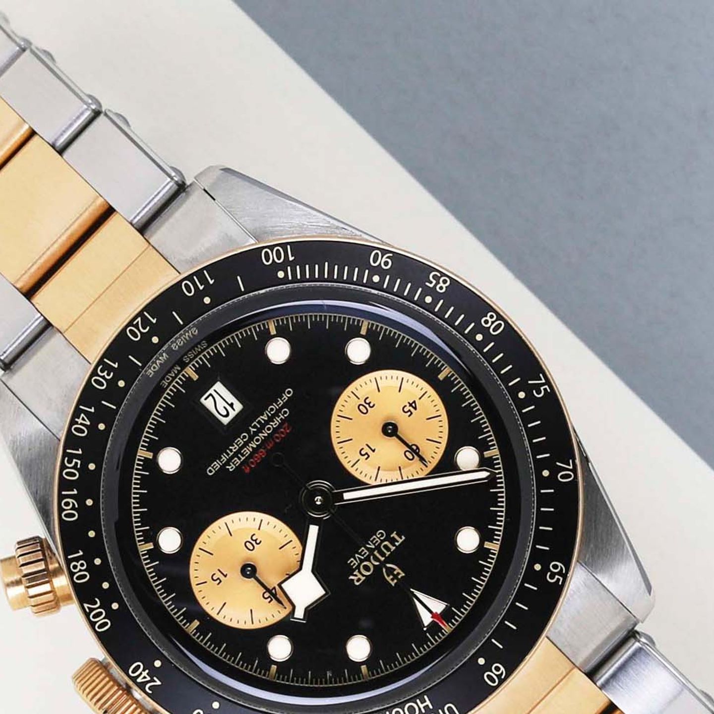 Tudor Black Bay Chrono 79363N (2022) - Black dial 41 mm Gold/Steel case (4/8)