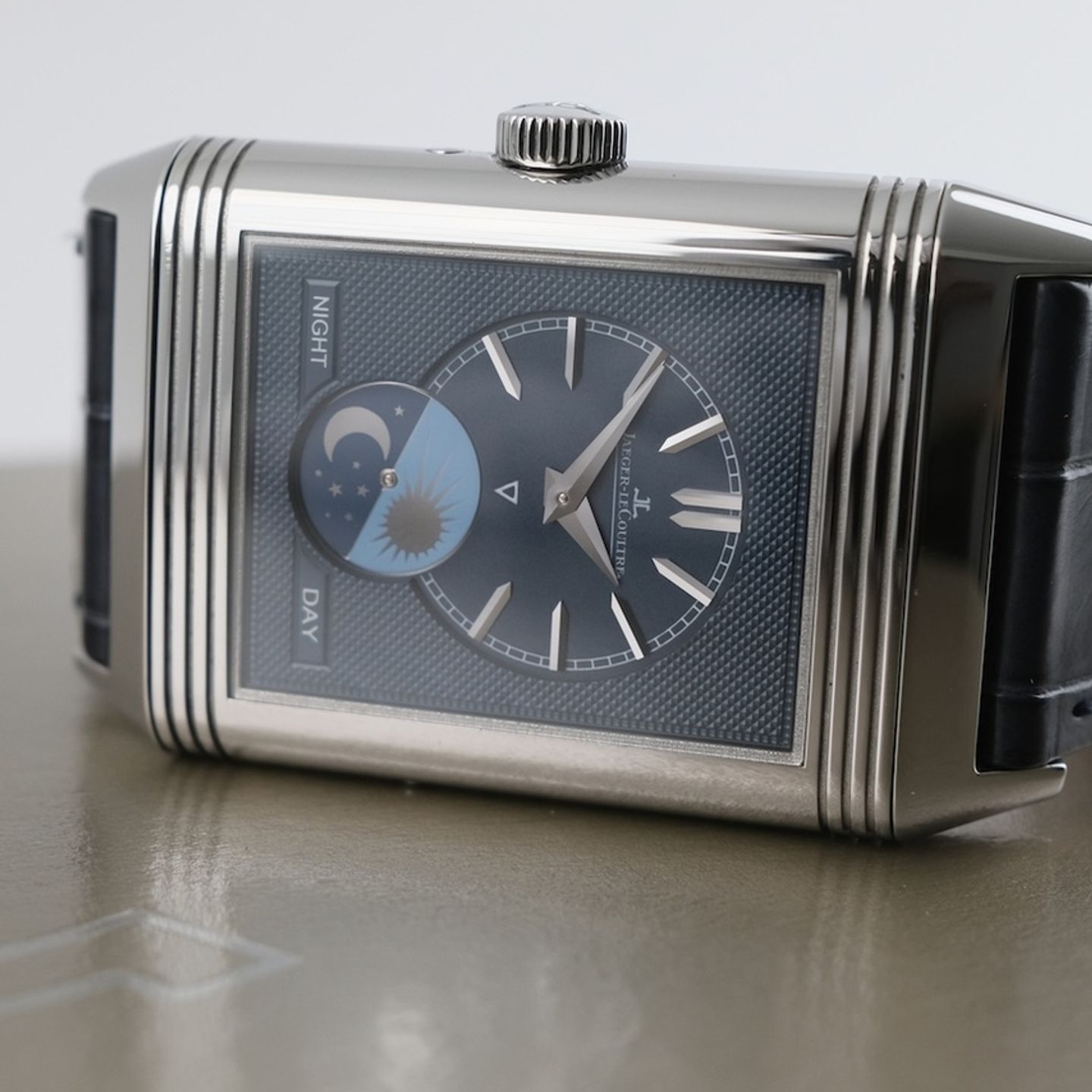 Jaeger-LeCoultre Reverso Q3958420 - (3/8)