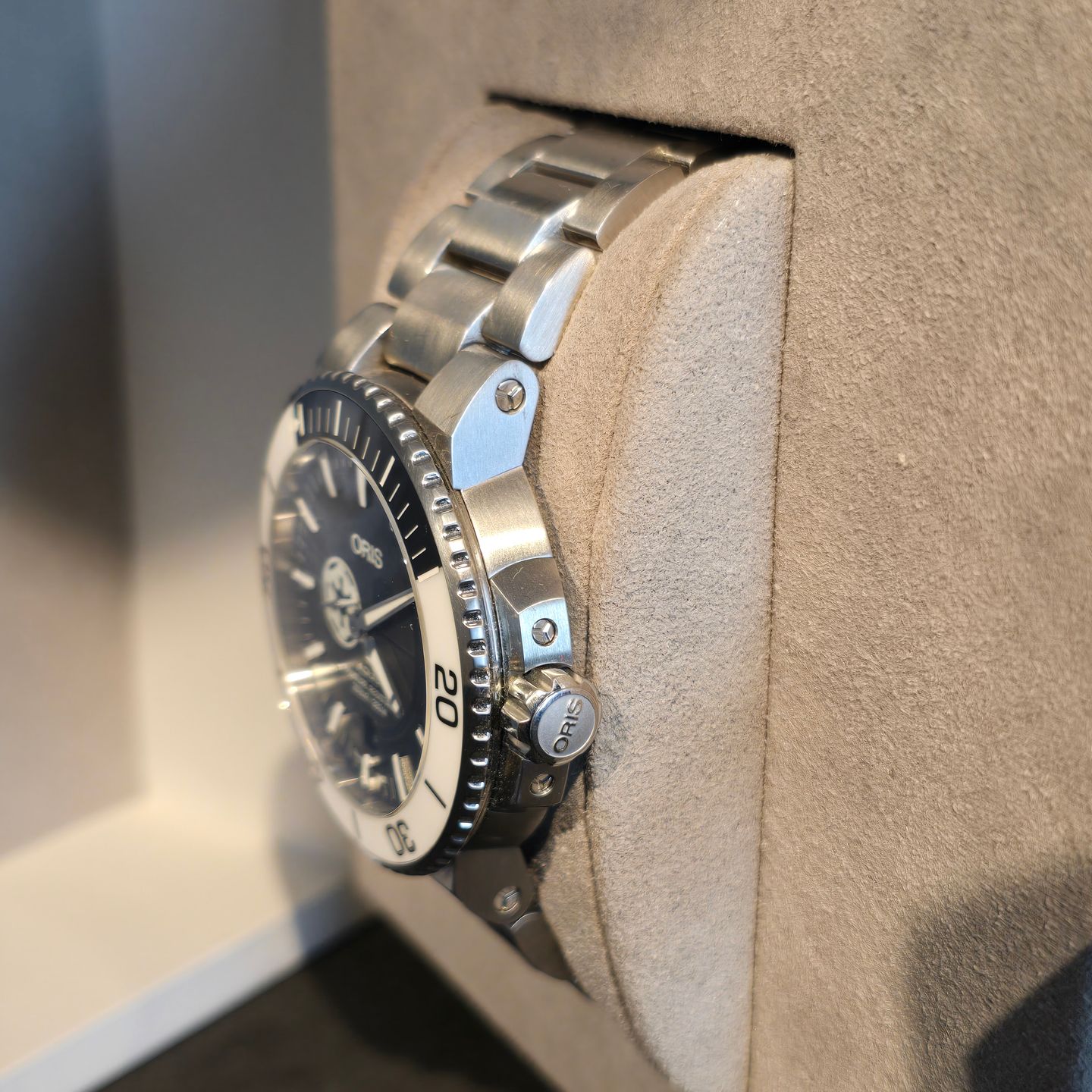 Oris Aquis 01 743 7734 4184-Set MB (Unknown (random serial)) - Black dial 44 mm Steel case (6/8)