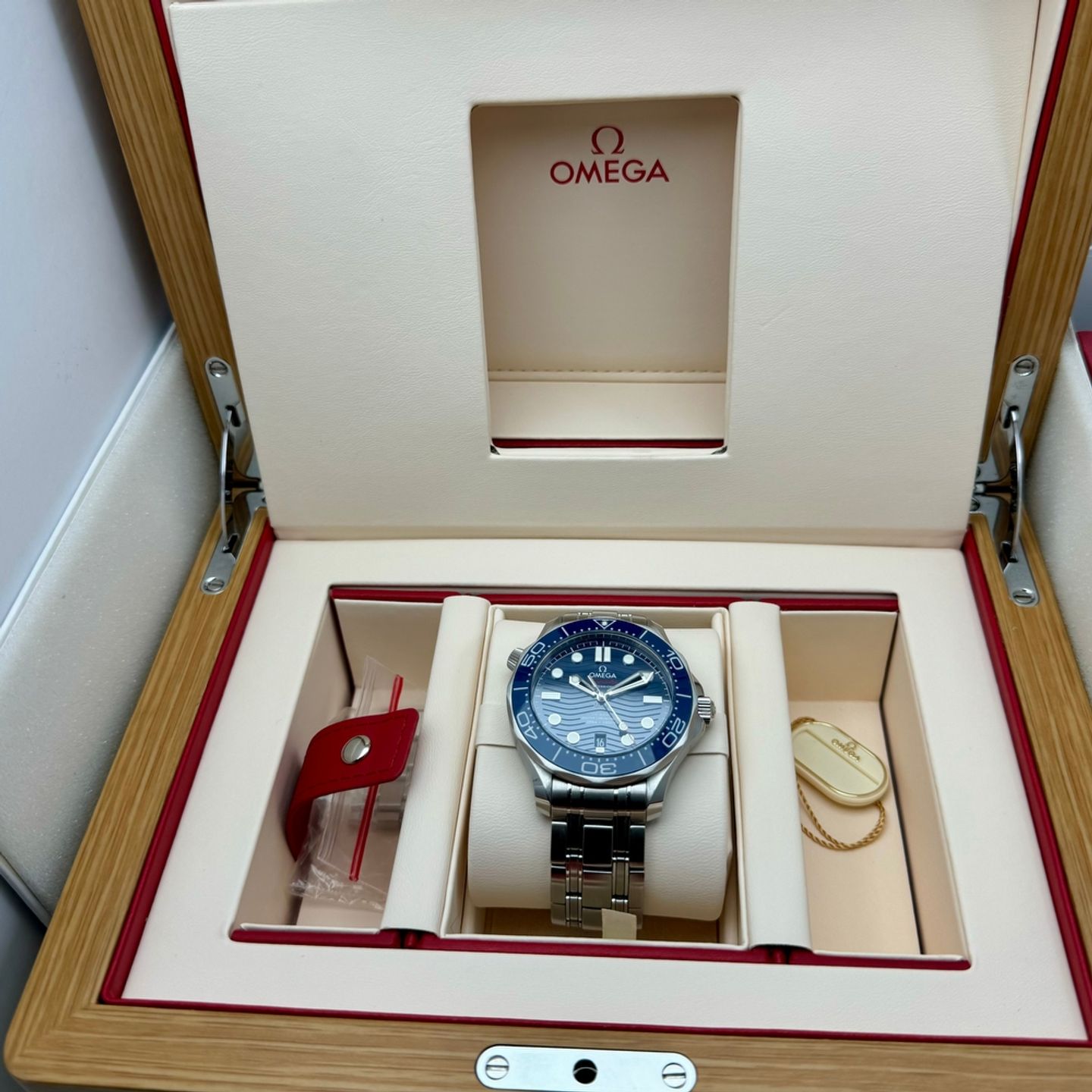 Omega Seamaster Diver 300 M 210.30.42.20.03.001 - (10/10)