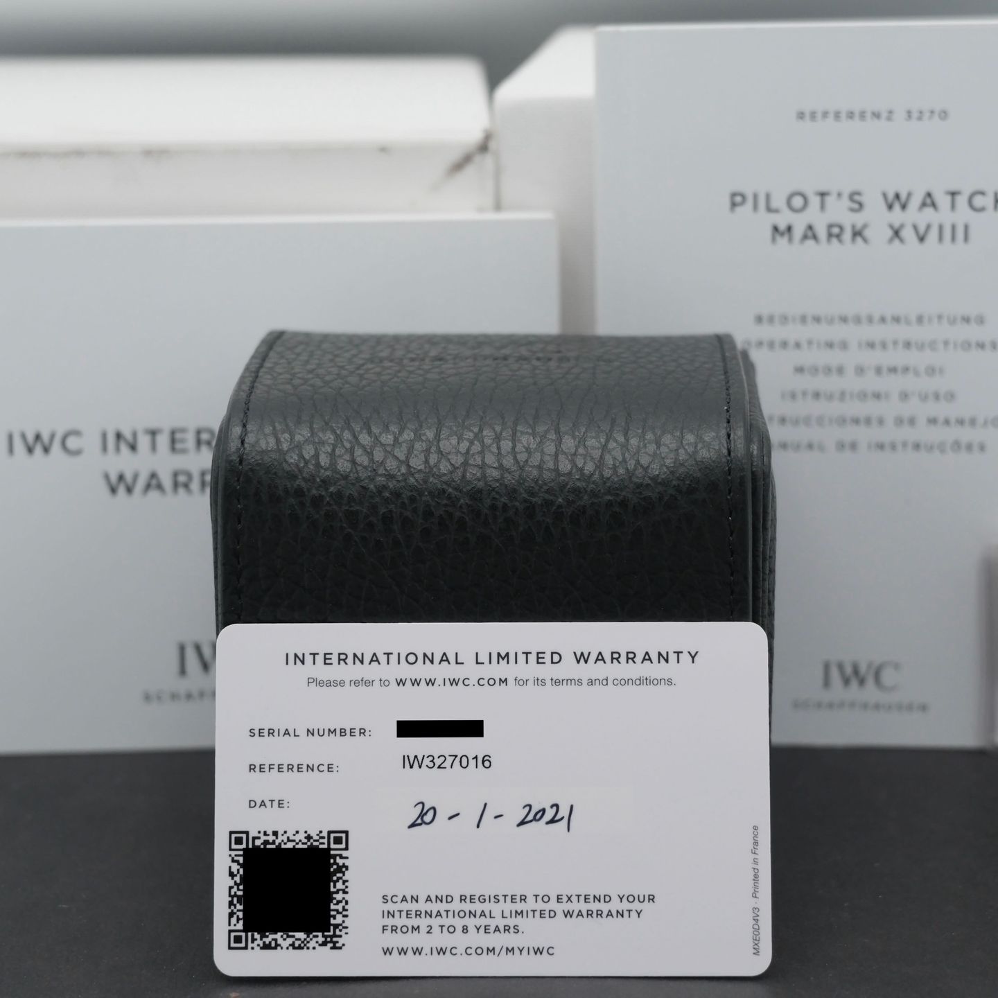 IWC Pilot Mark IW327016 (2021) - Blue dial 40 mm Steel case (8/8)