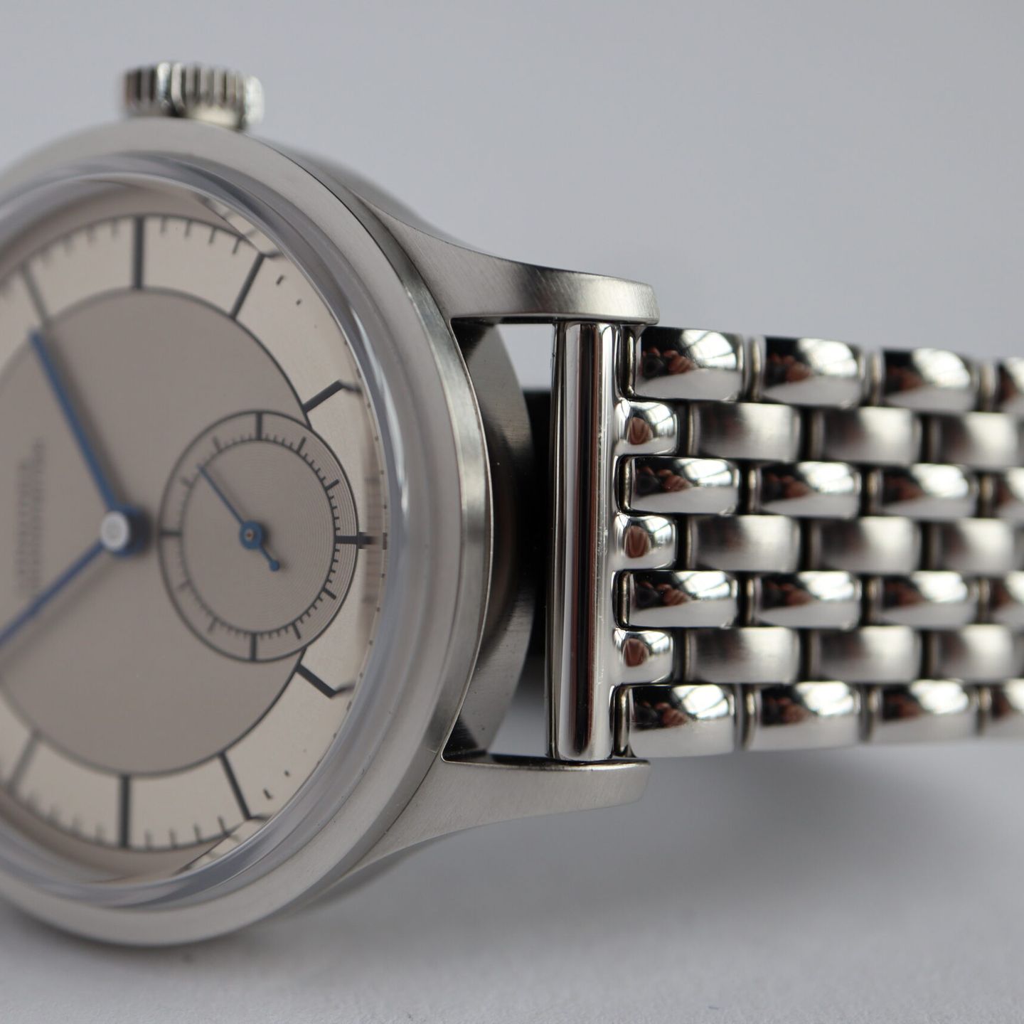 Longines Heritage L2.828.4.72.2 (2021) - Zilver wijzerplaat 39mm Staal (3/8)