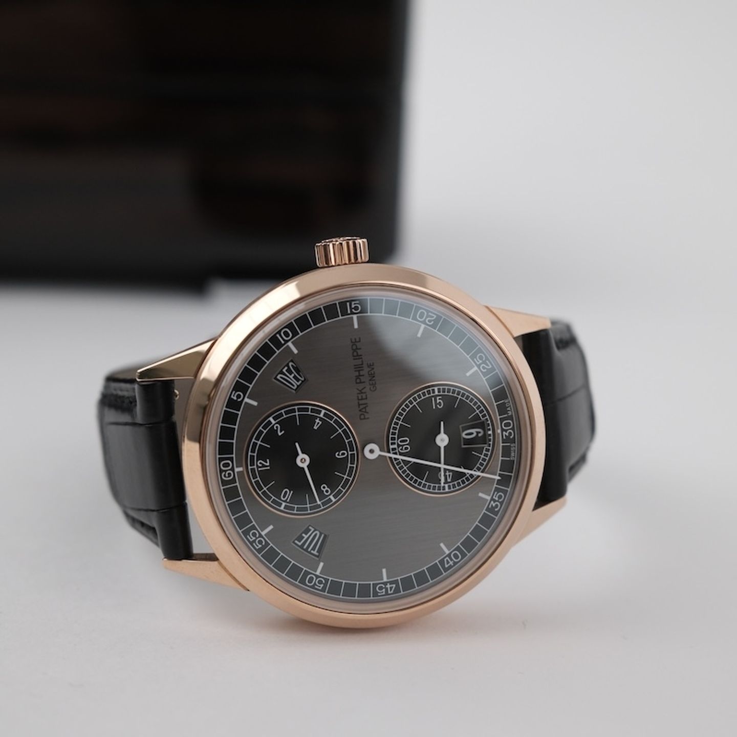 Patek Philippe Annual Calendar 5235/50R-001 (2022) - Zwart wijzerplaat 41mm Roségoud (8/8)