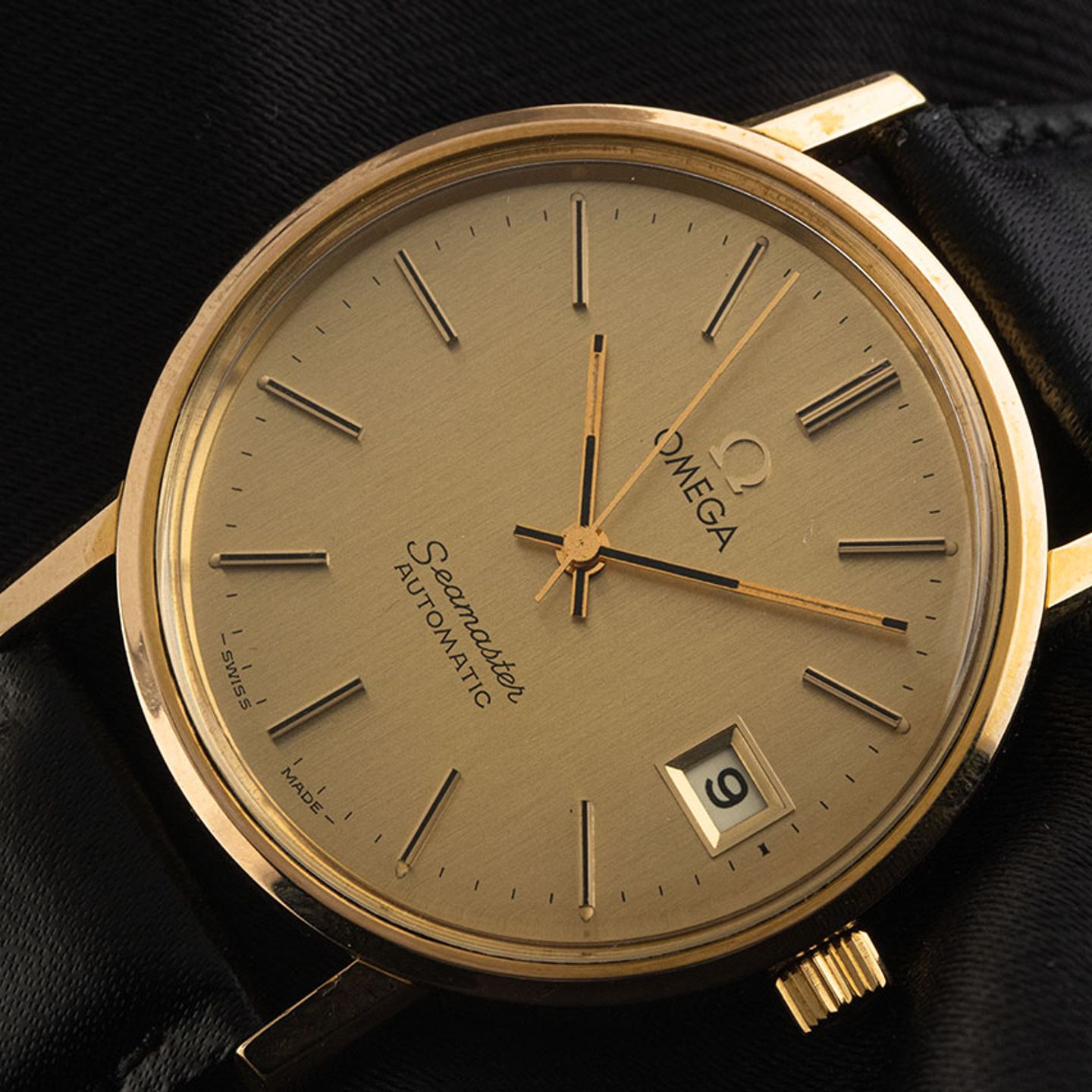 Omega Seamaster 166.0202 (1979) - Champagne dial 35 mm Gold/Steel case (3/8)