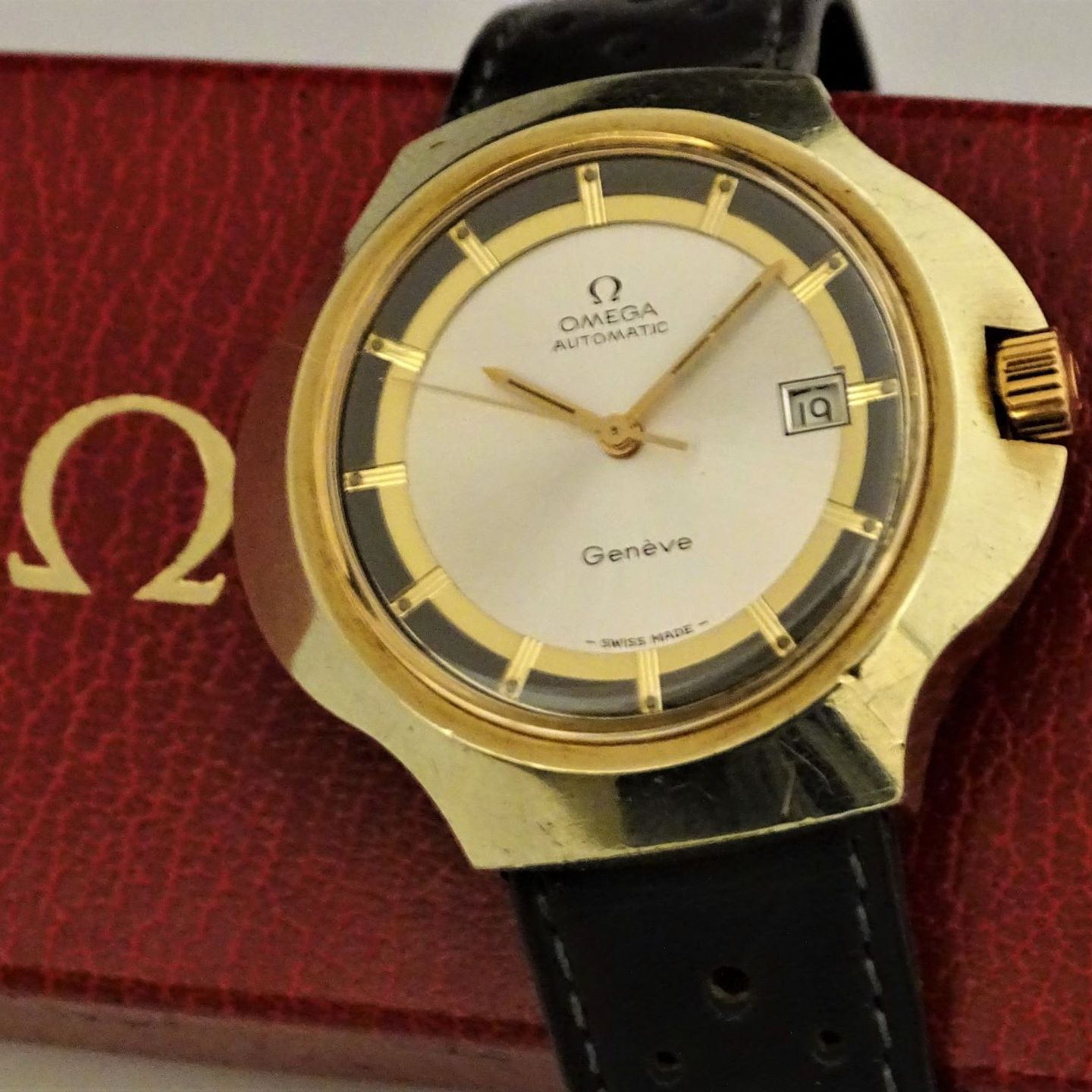 Omega Genève 166.121 (1973) - Silver dial 43 mm Gold/Steel case (6/8)
