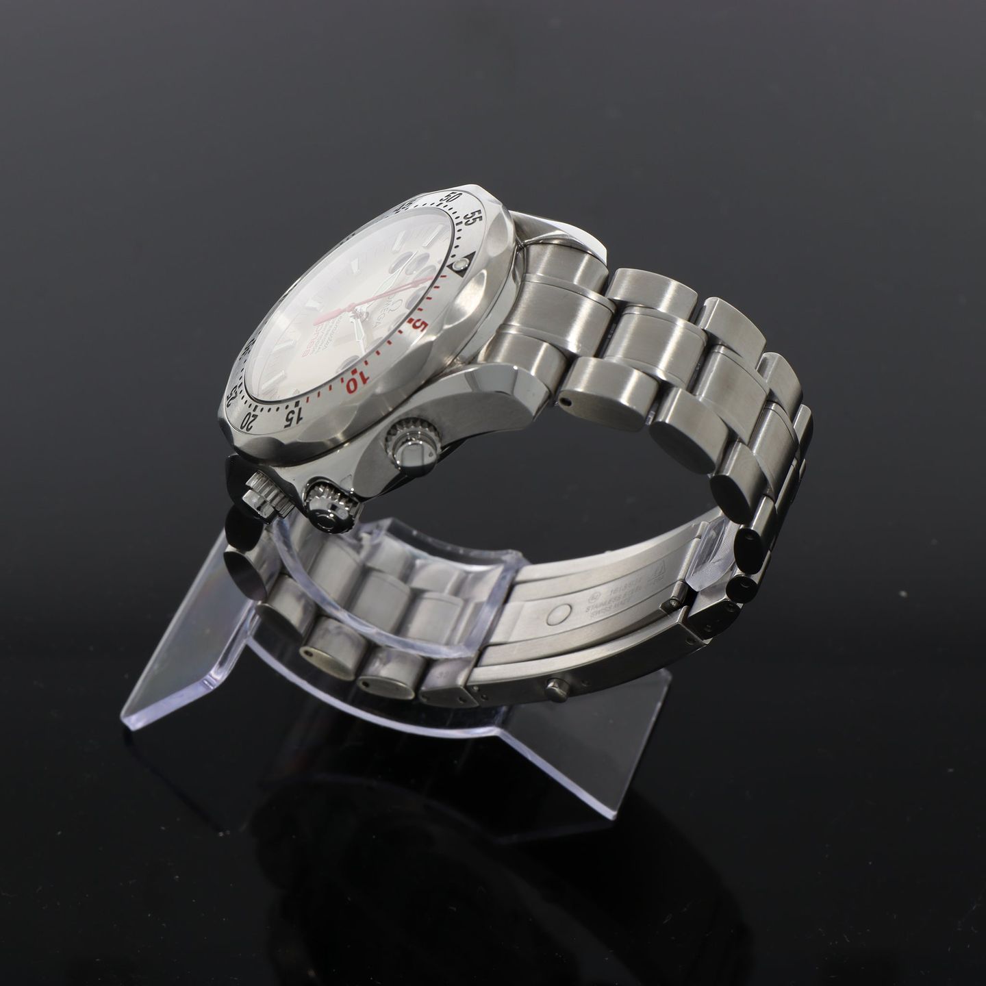 Omega Seamaster Diver 300 M 2595.30.00 (2004) - Silver dial Unknown Steel case (5/8)